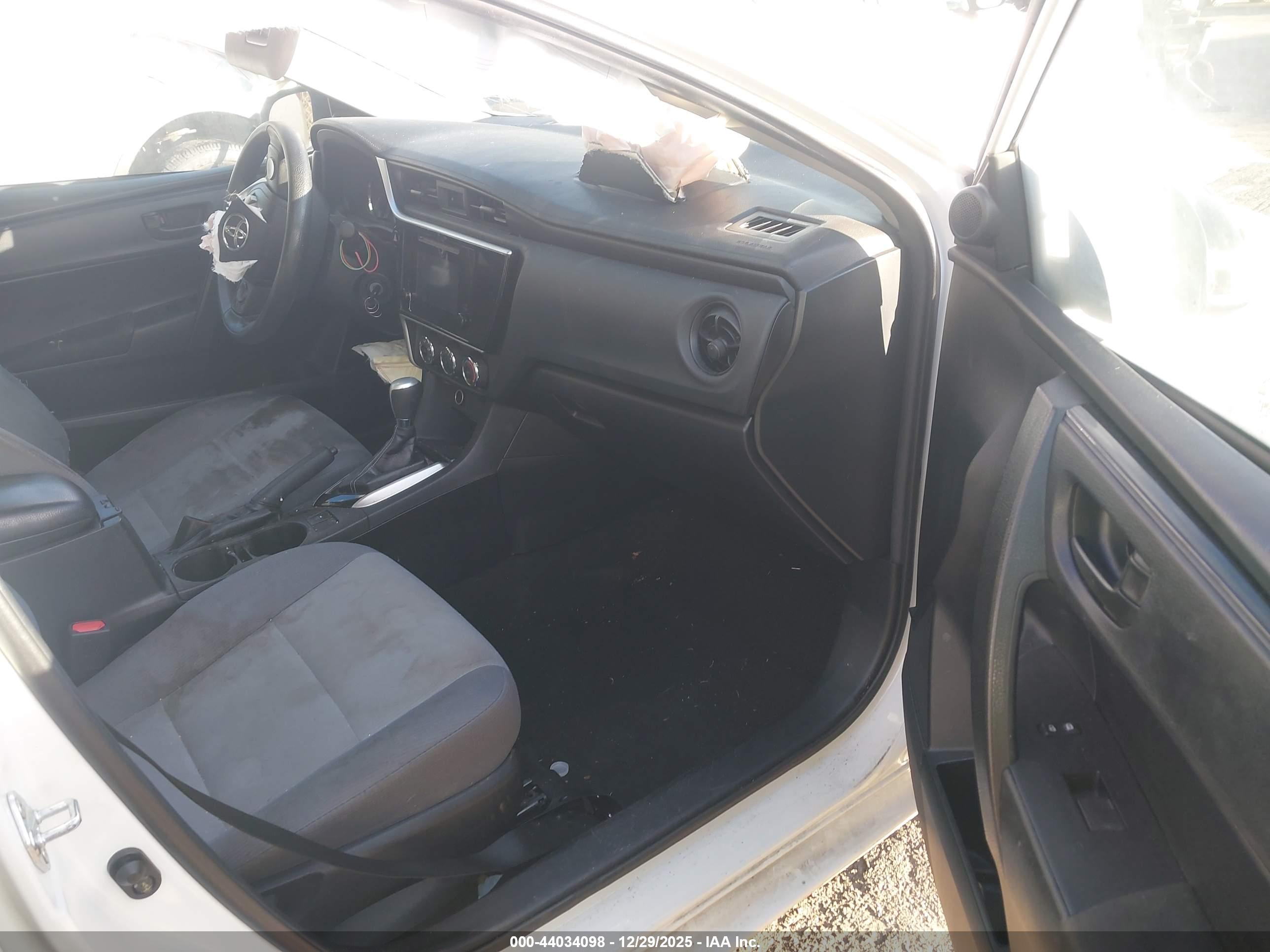 TOYOTA COROLLA image 5