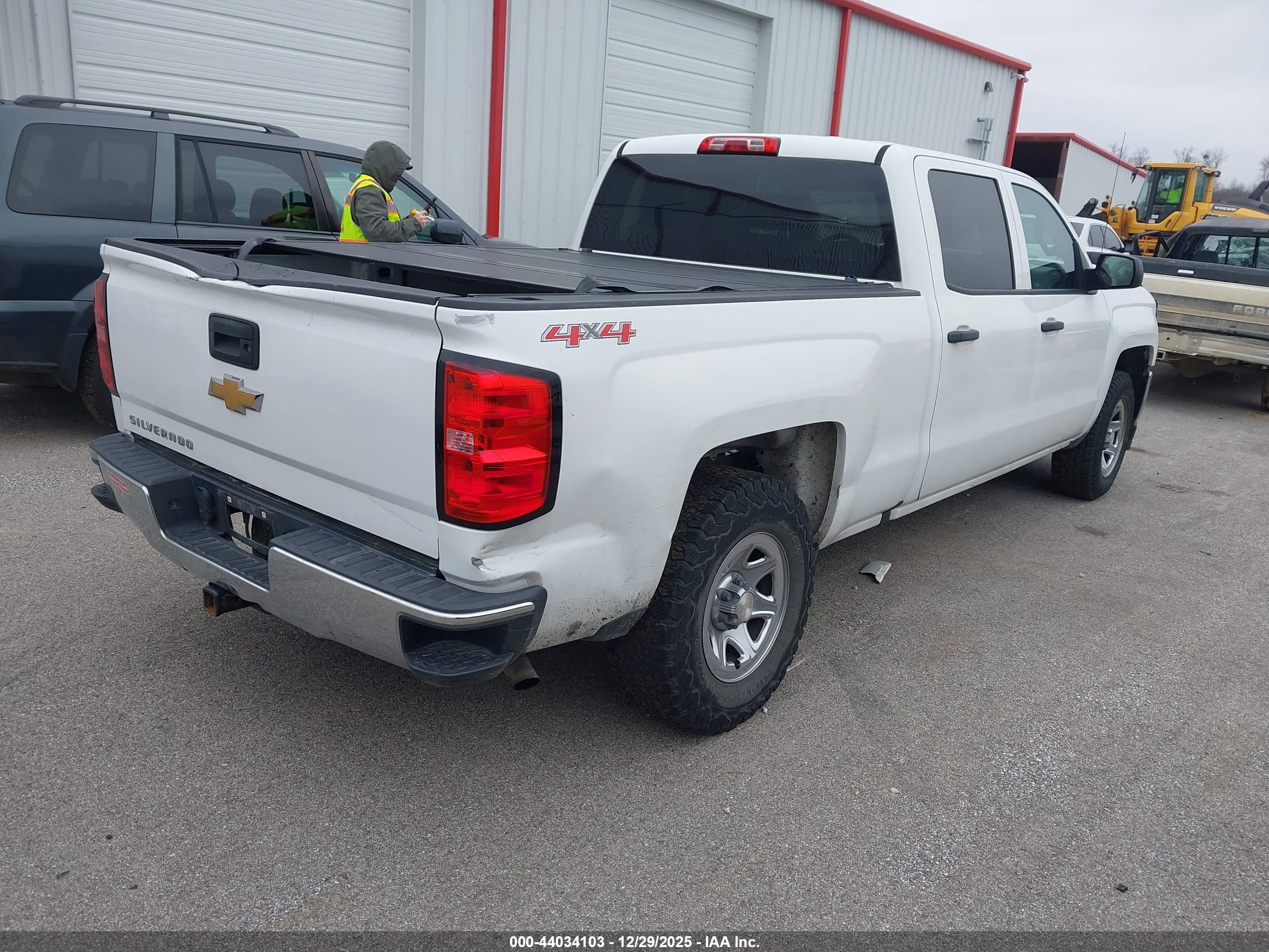CHEVROLET SILVERADO image 4