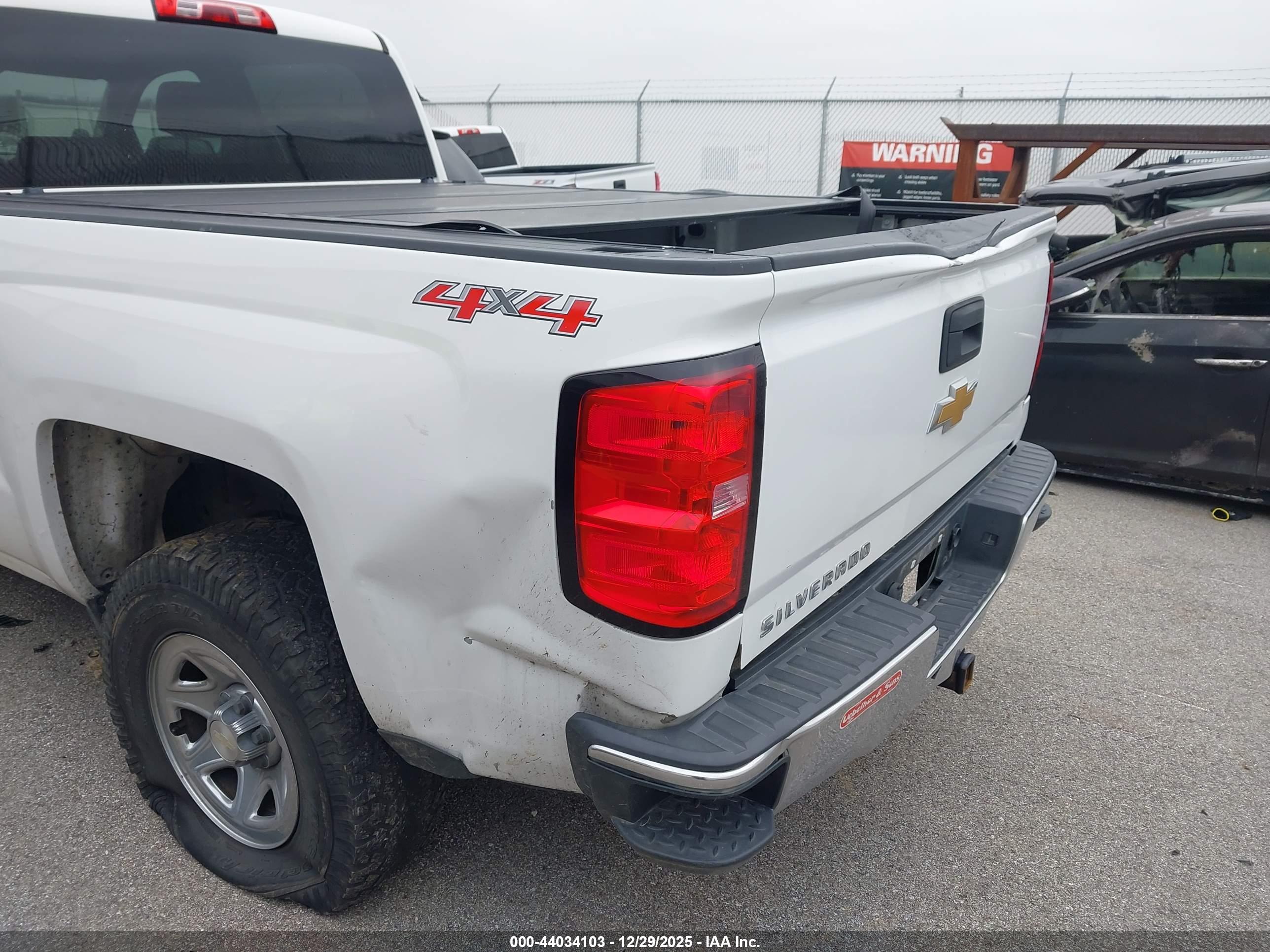 CHEVROLET SILVERADO image 6