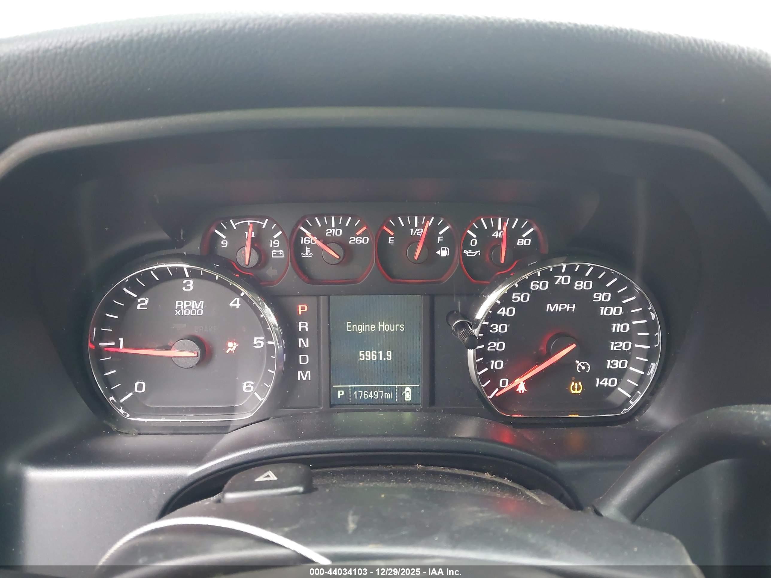 CHEVROLET SILVERADO image 7