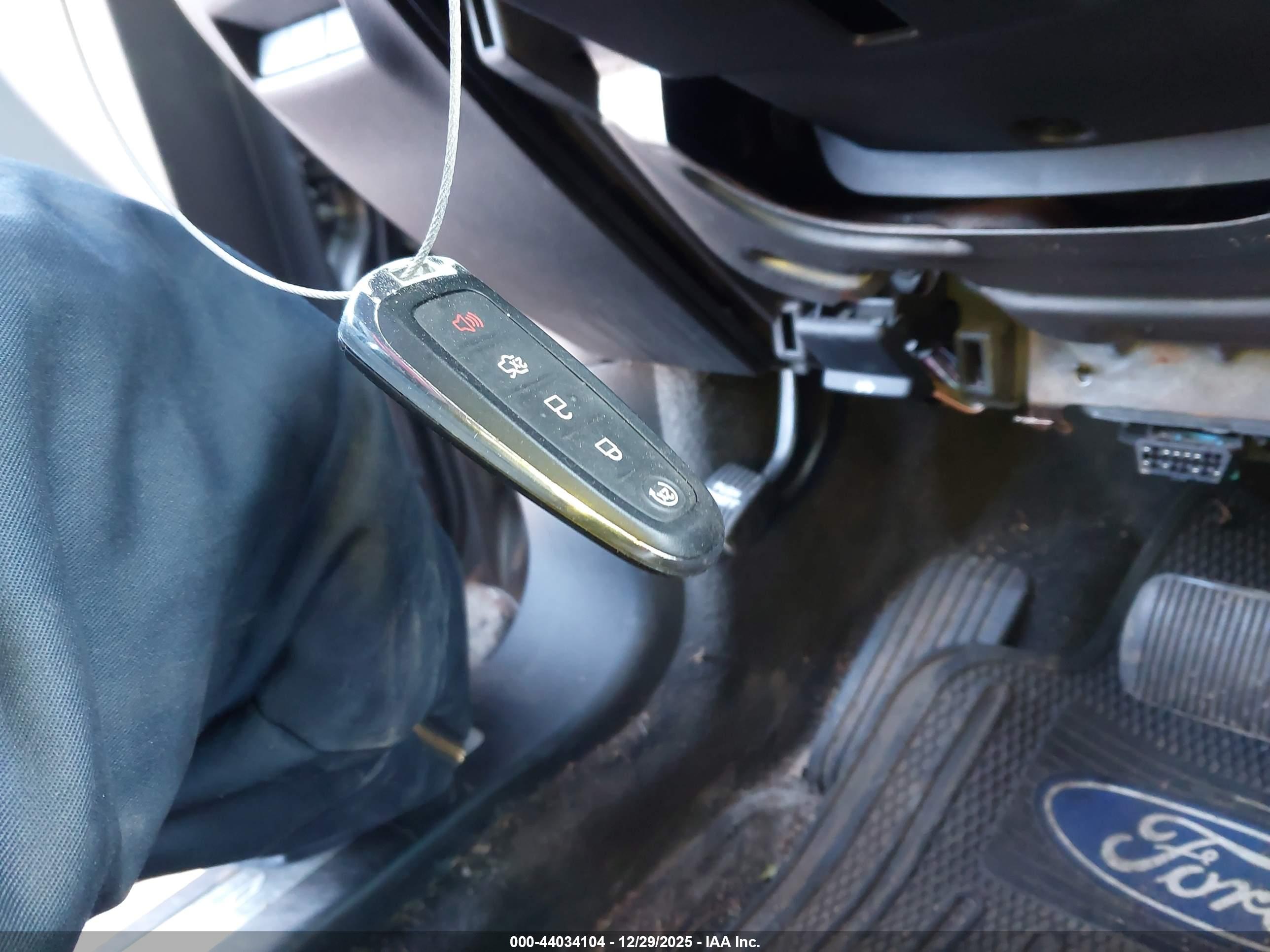 FORD EXPLORER image 11