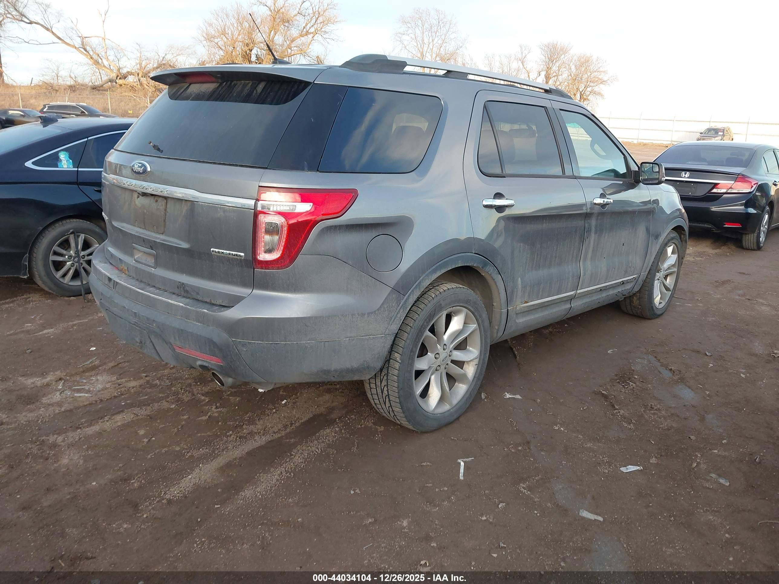 FORD EXPLORER image 4