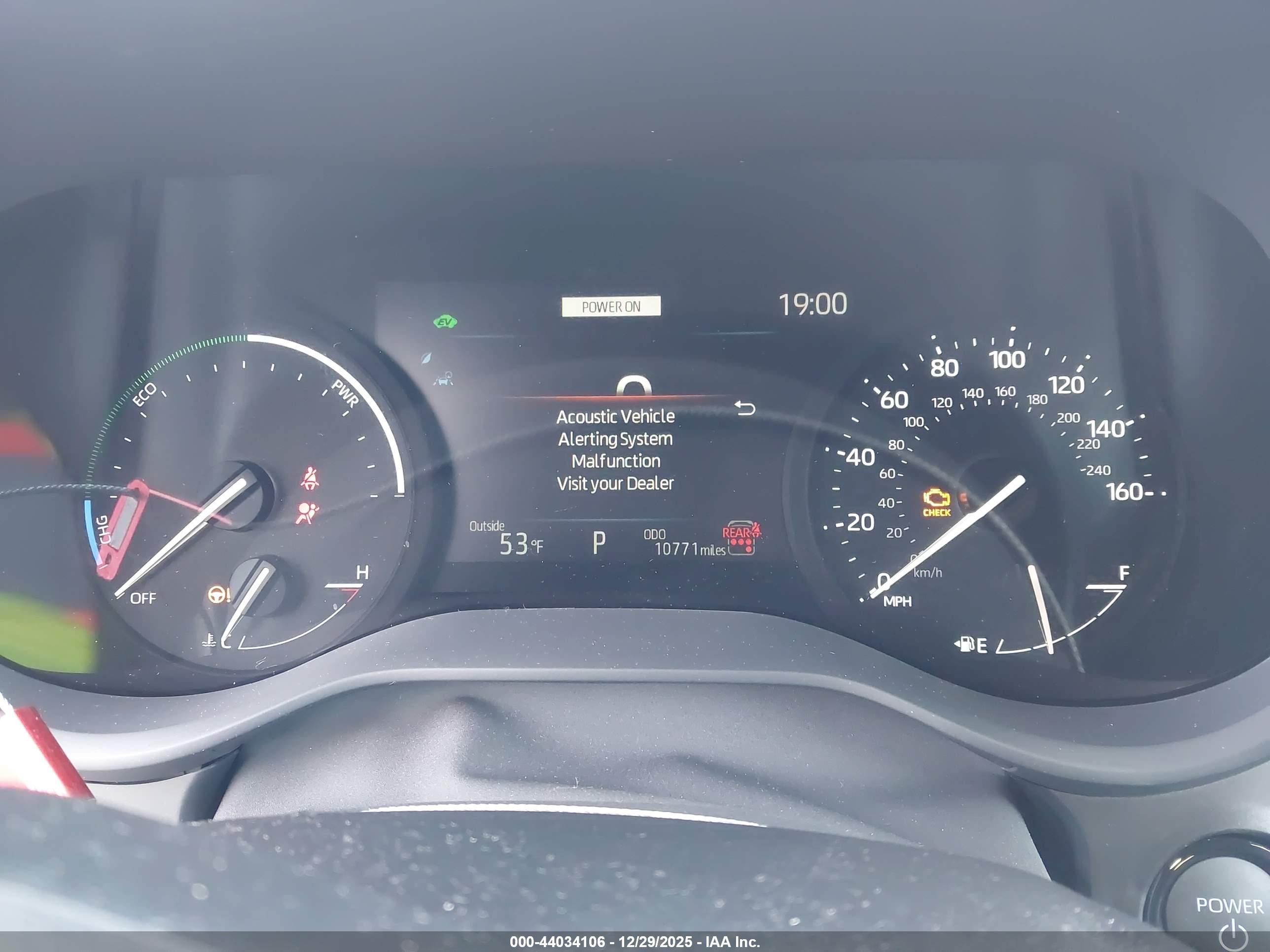 TOYOTA SIENNA image 7