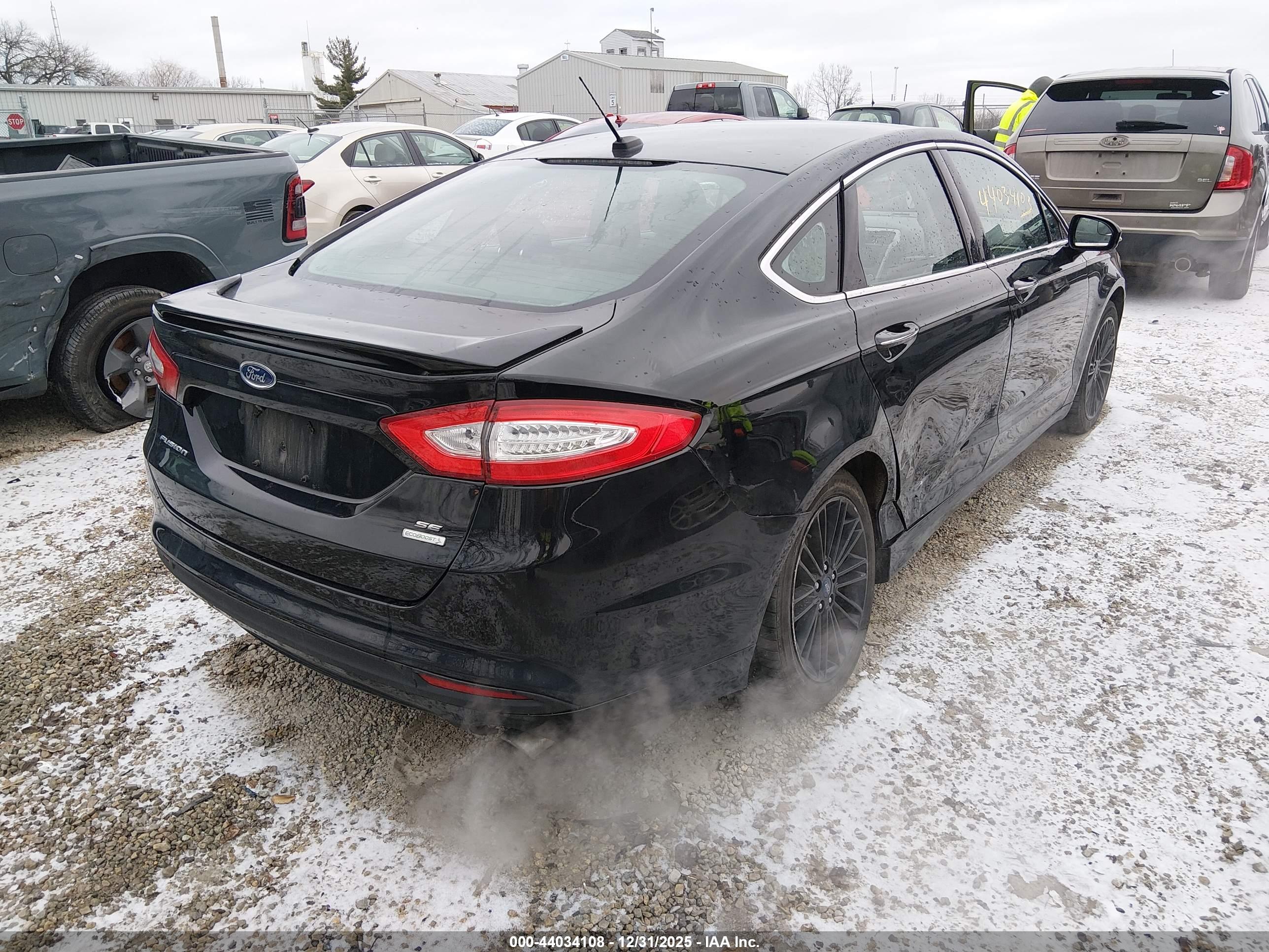 FORD FUSION image 4