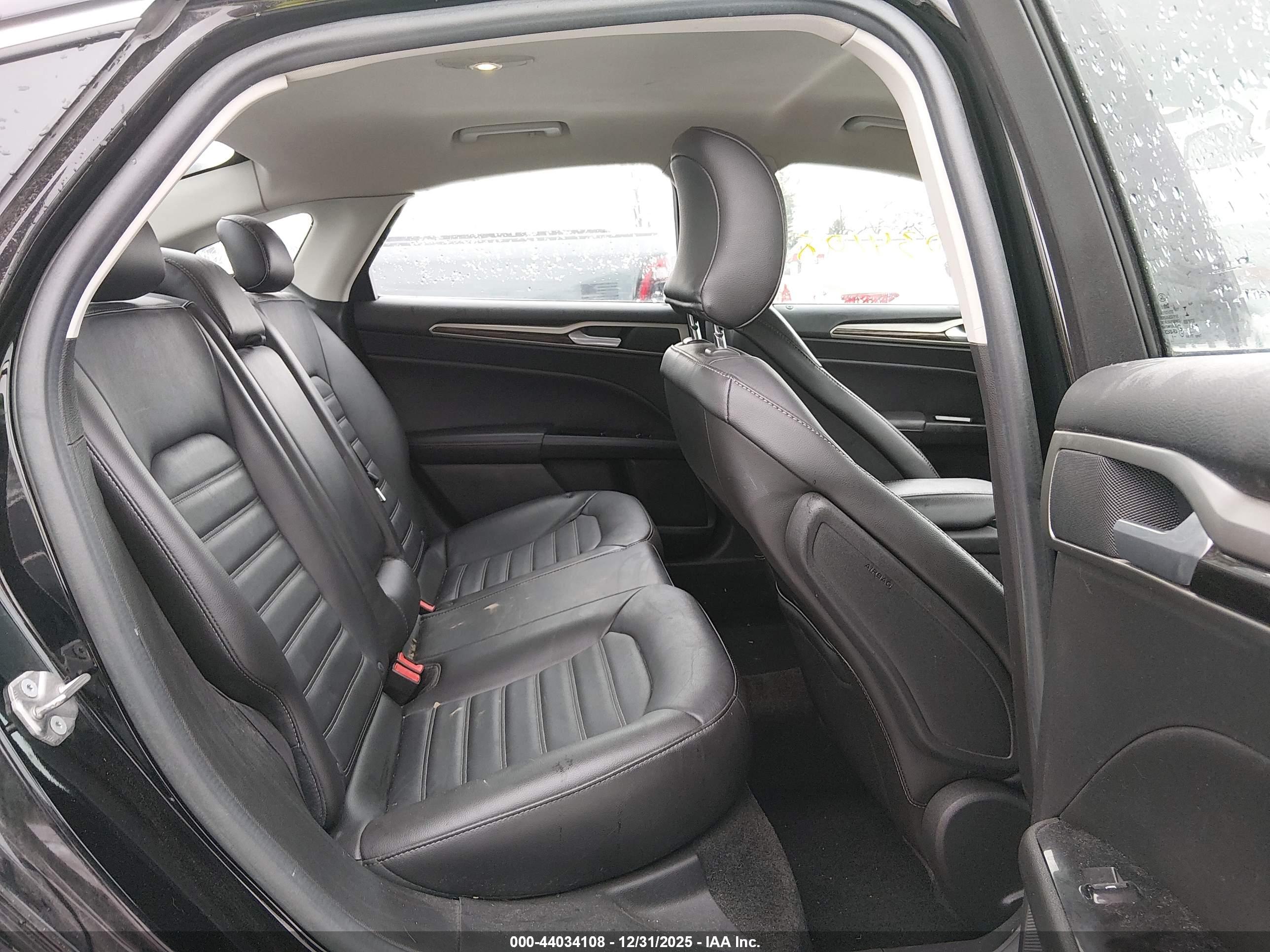 FORD FUSION image 8