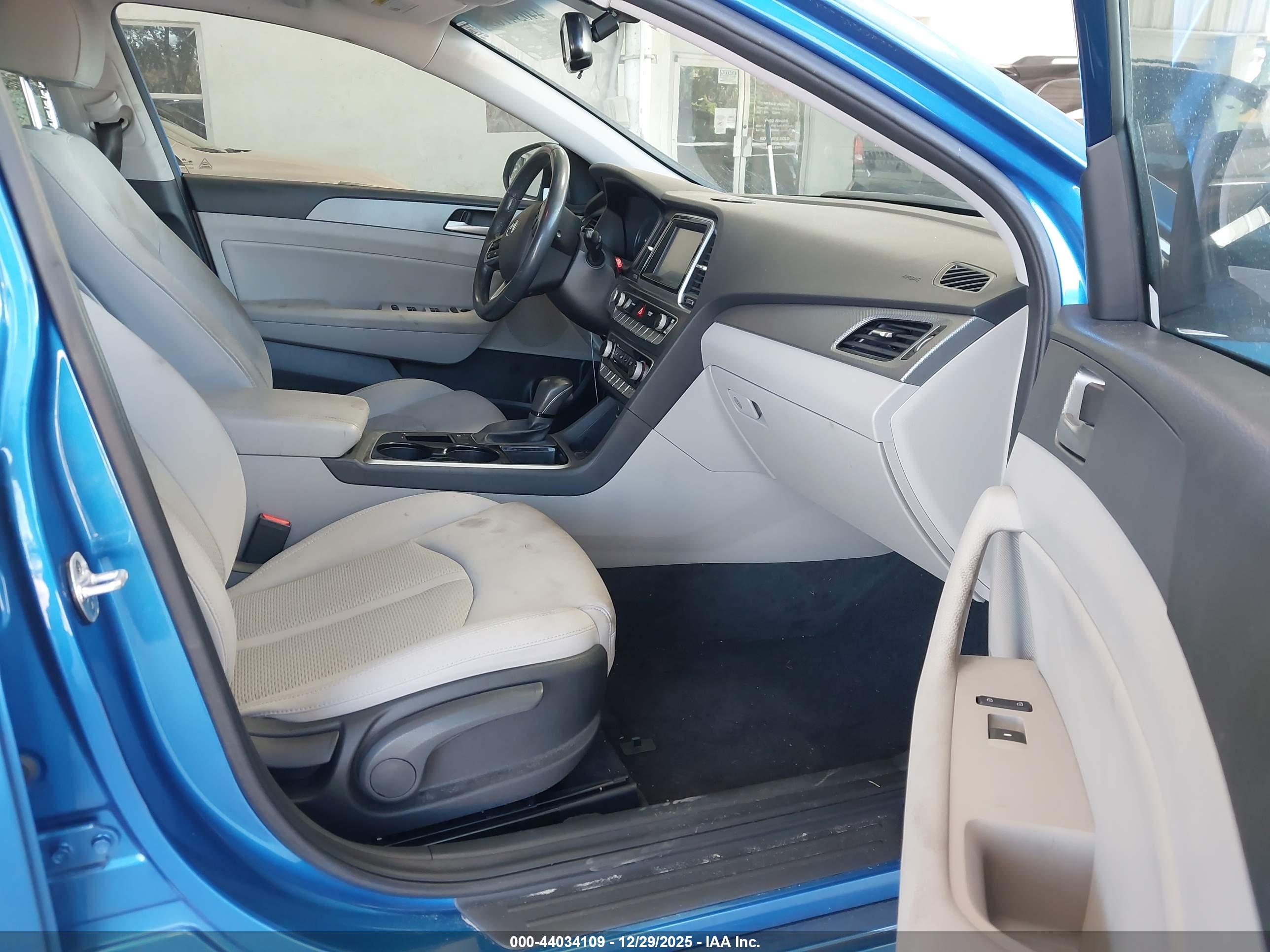 HYUNDAI SONATA image 5