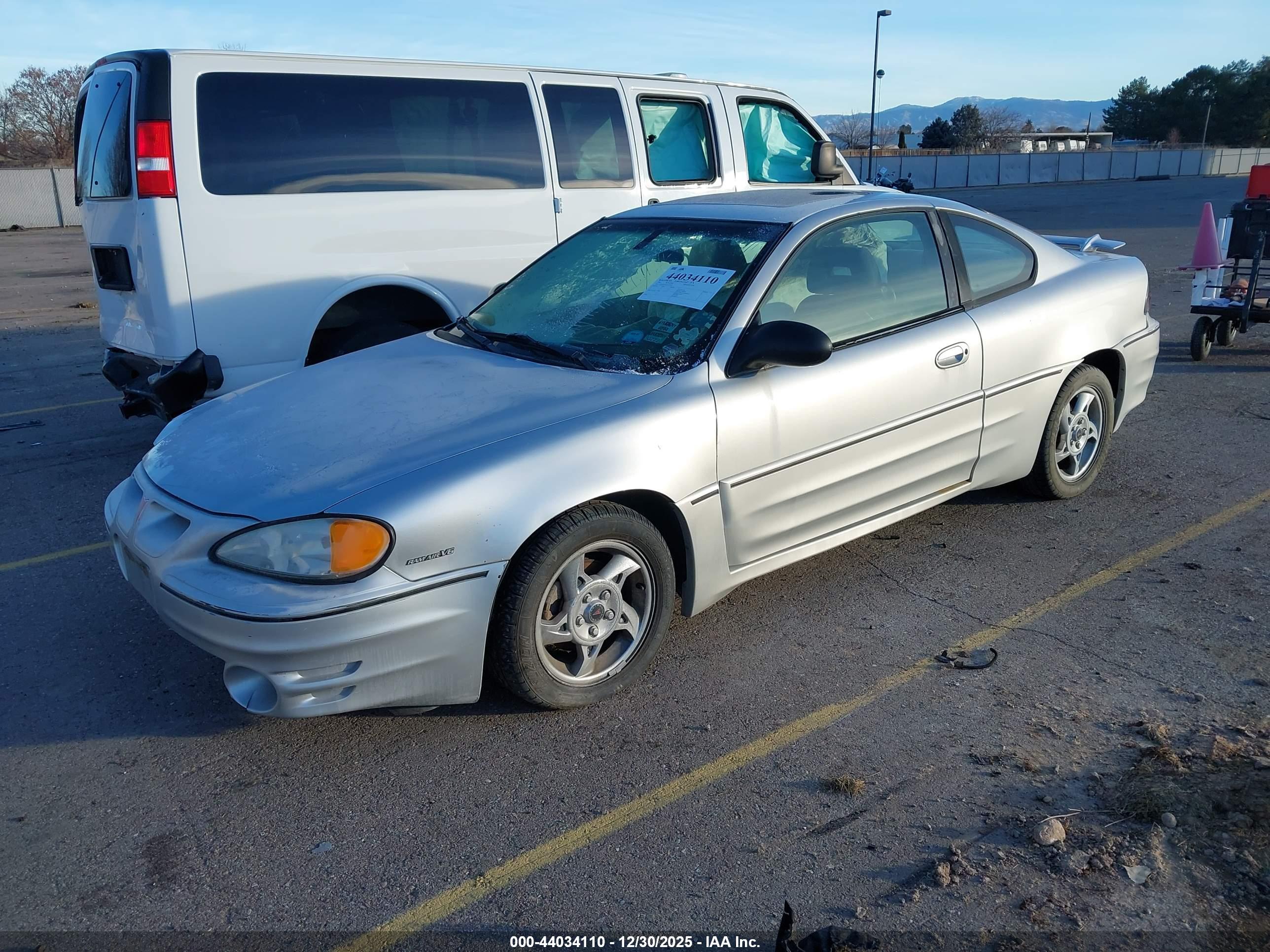 PONTIAC GRAND image 2