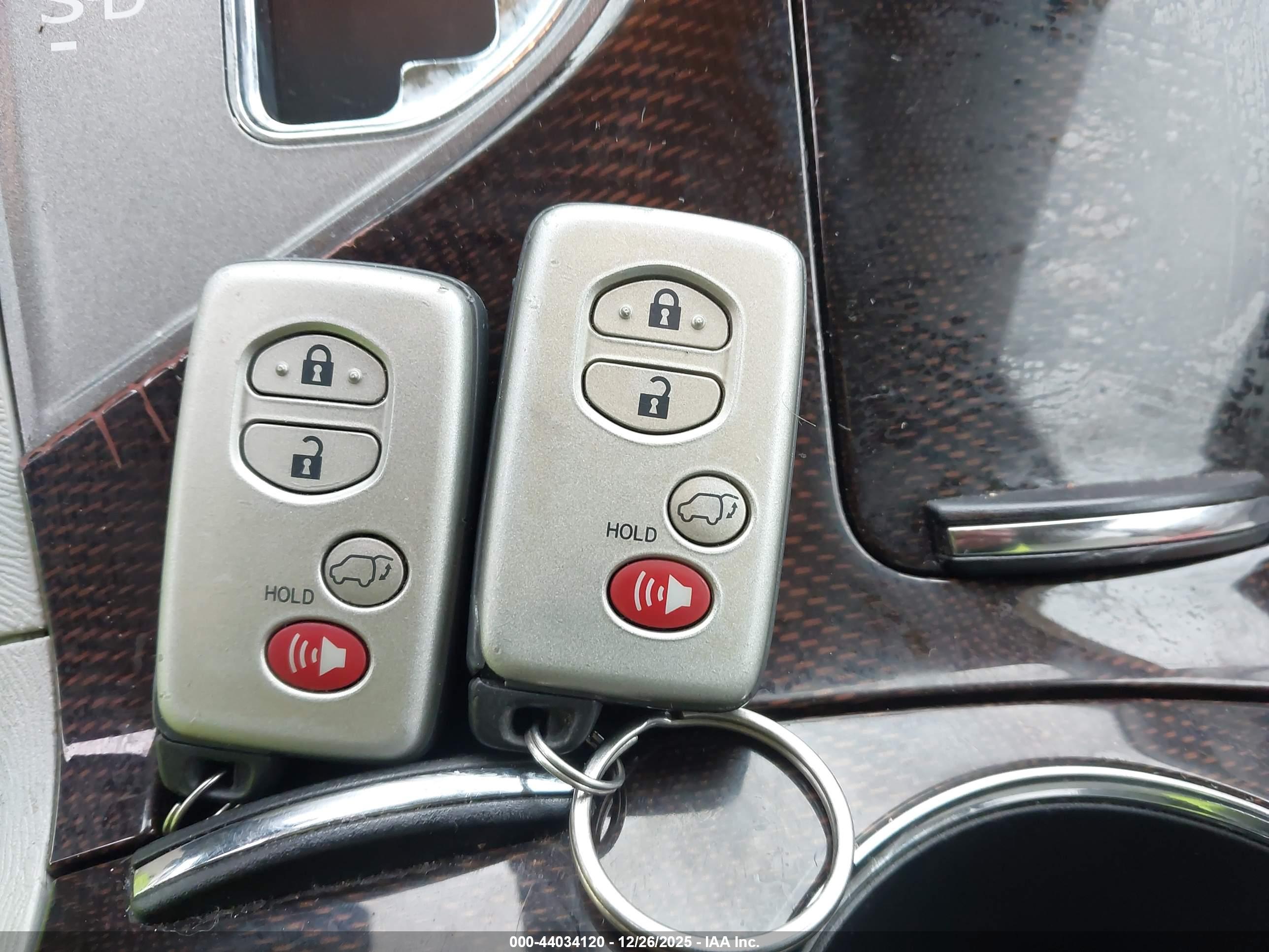 TOYOTA VENZA image 11