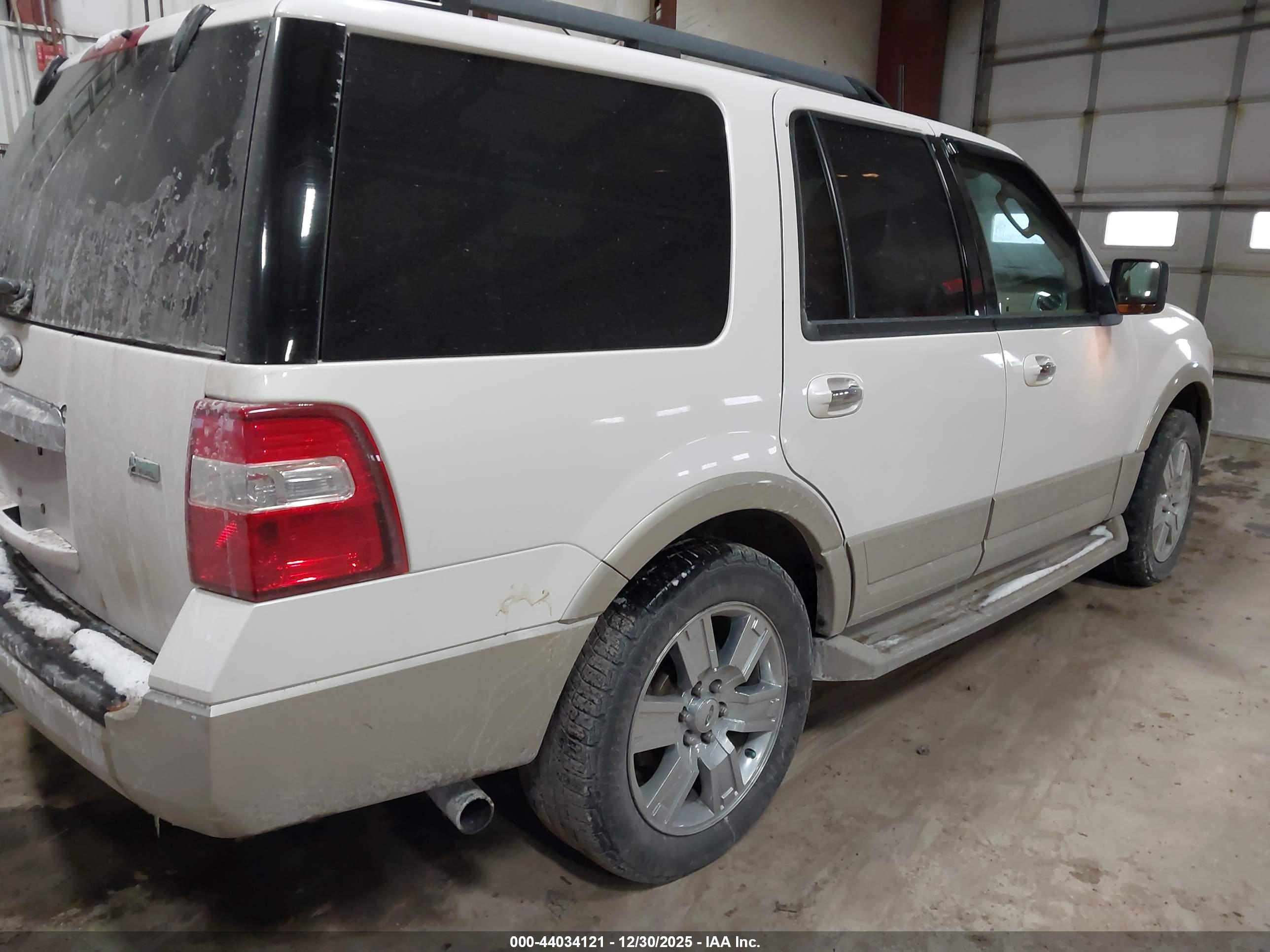 FORD EXPEDITION image 4