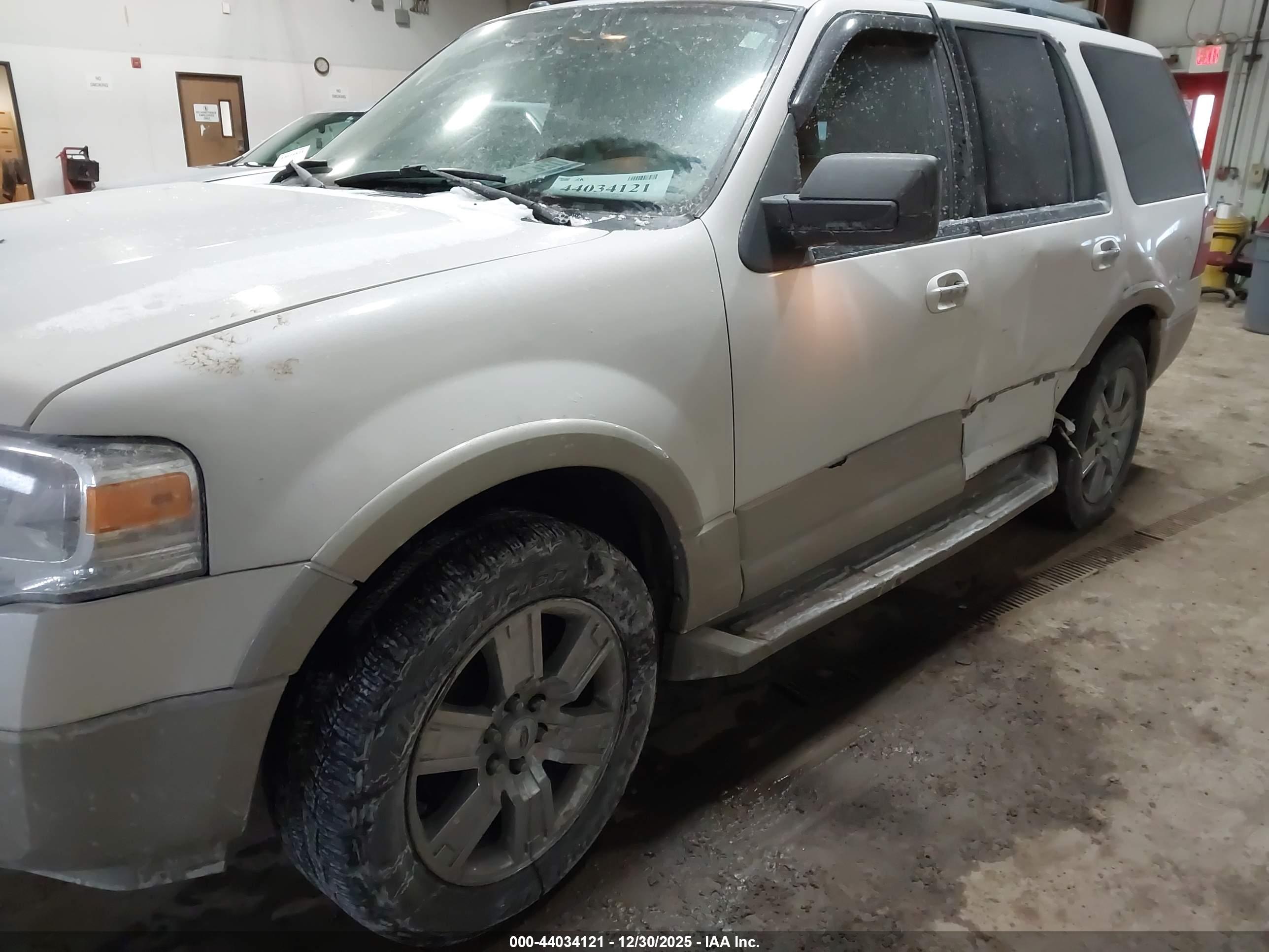 FORD EXPEDITION image 6