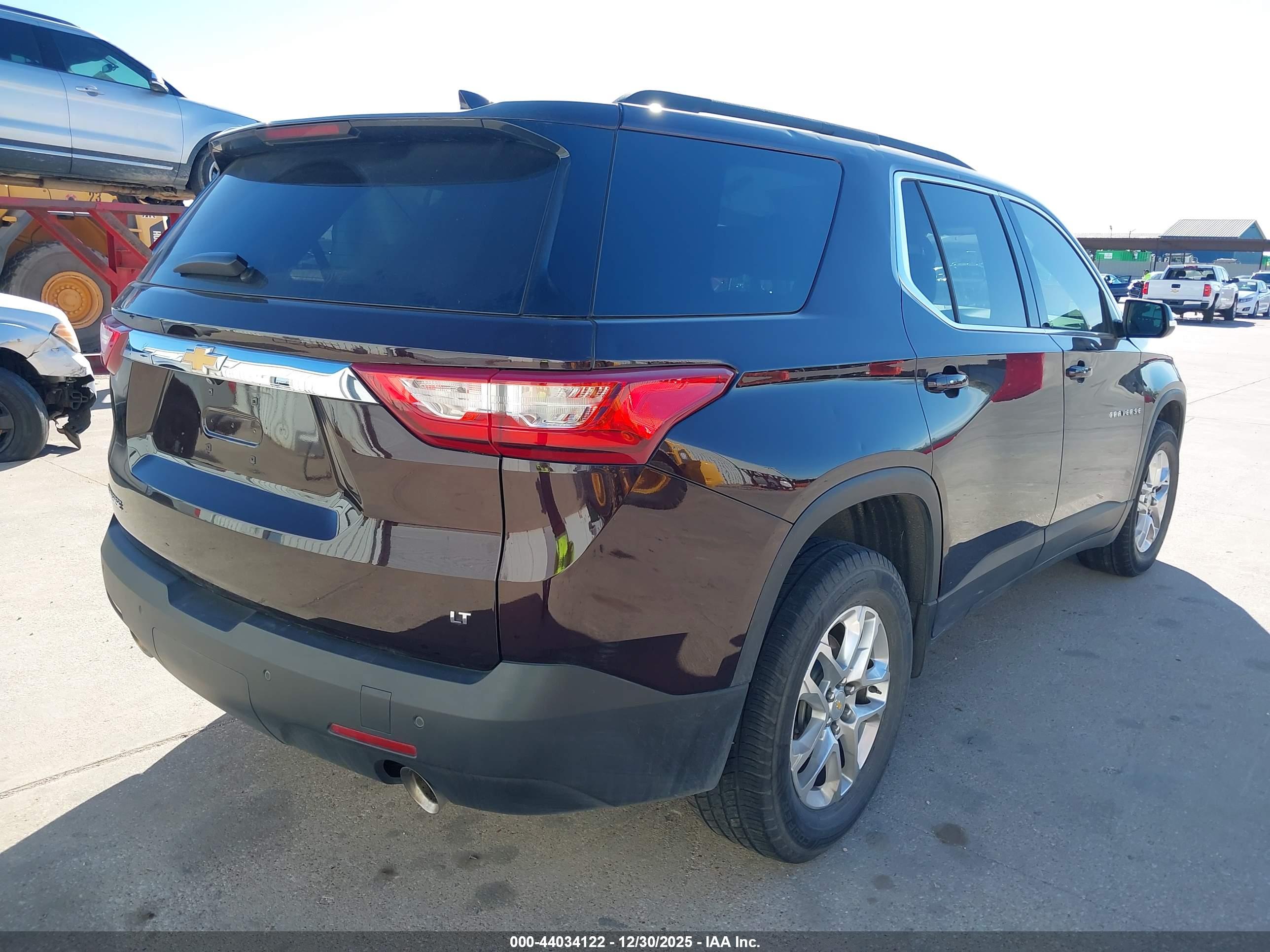 CHEVROLET TRAVERSE image 4