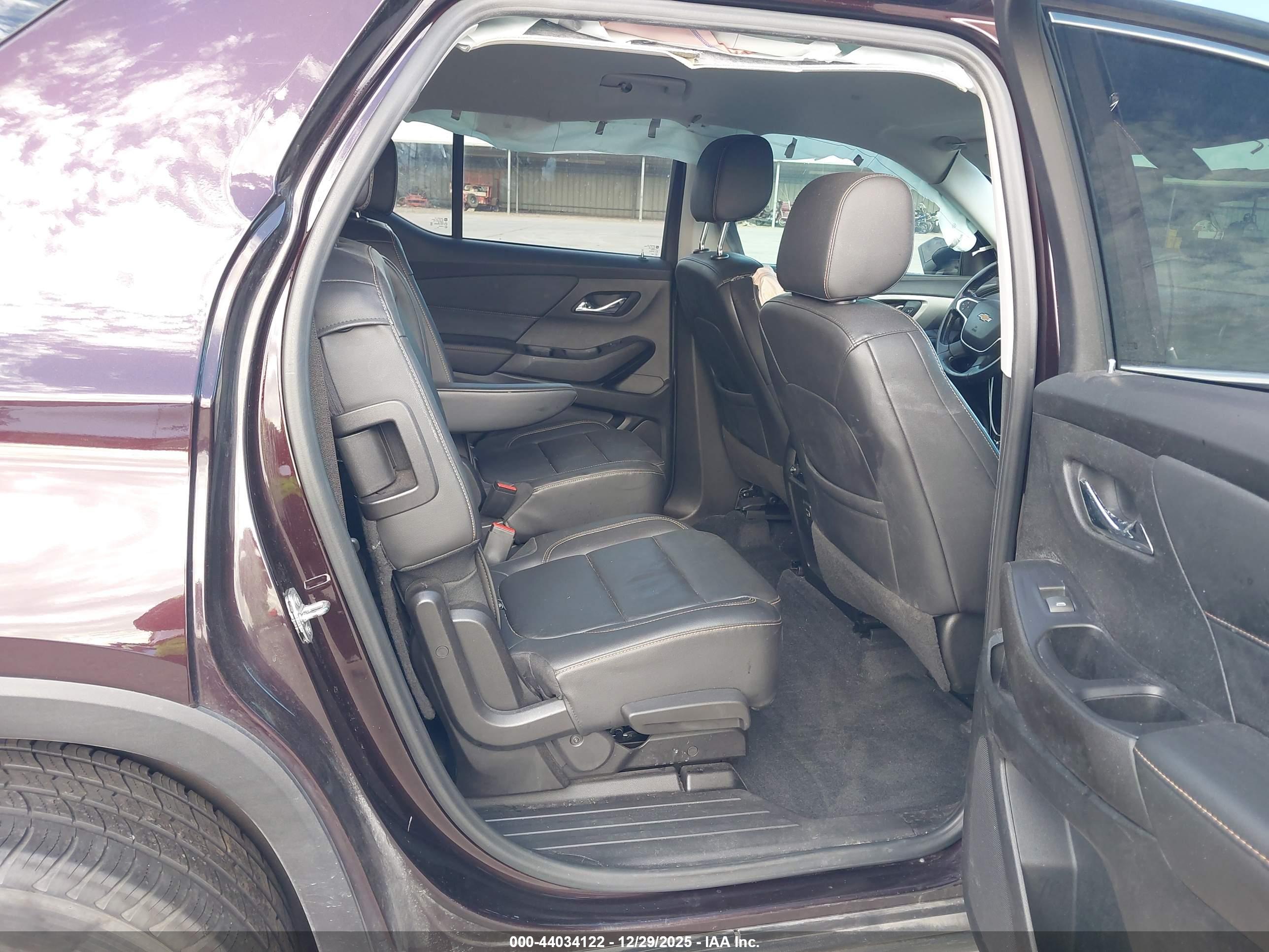 CHEVROLET TRAVERSE image 8