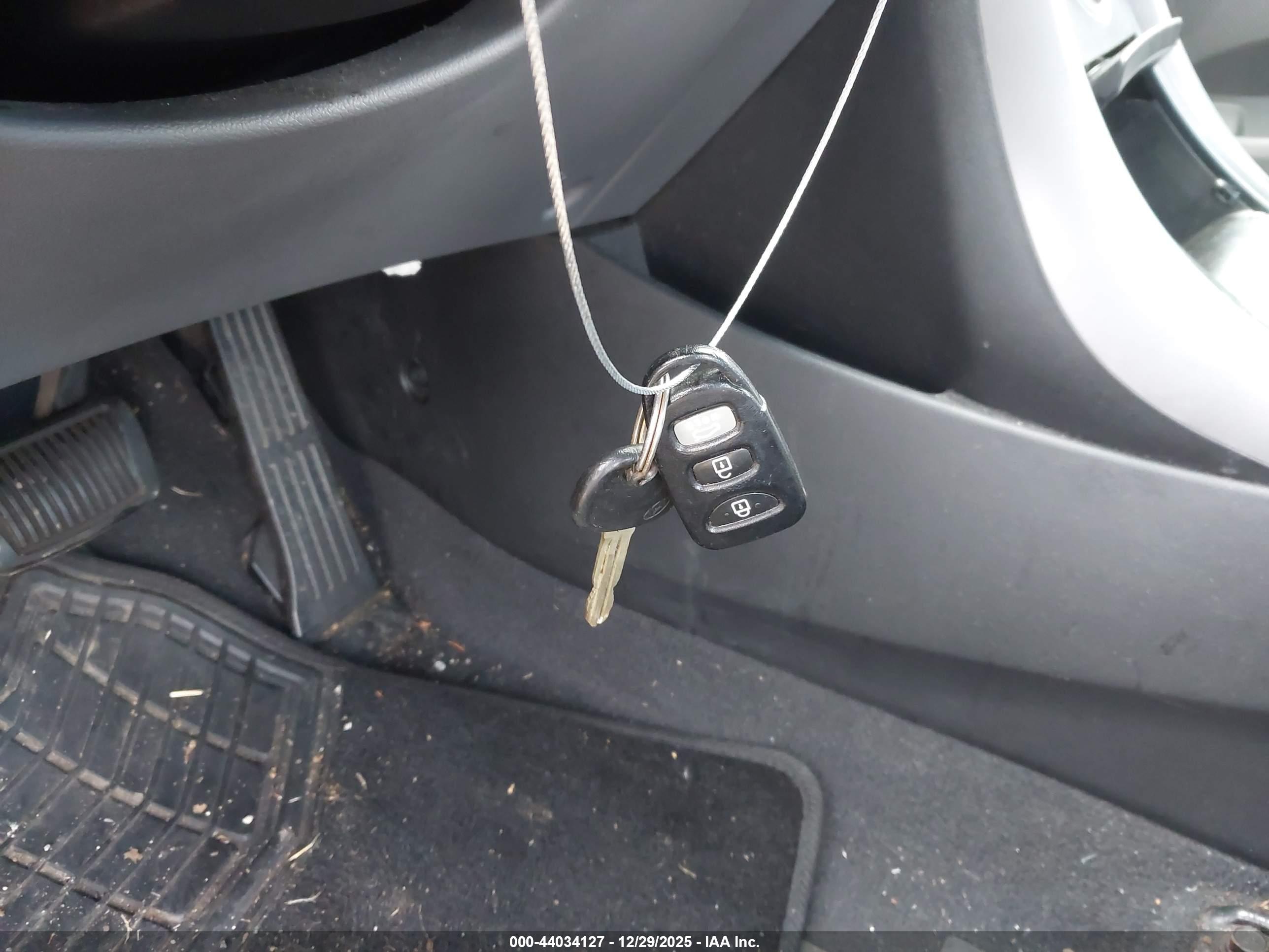 HYUNDAI ELANTRA image 11