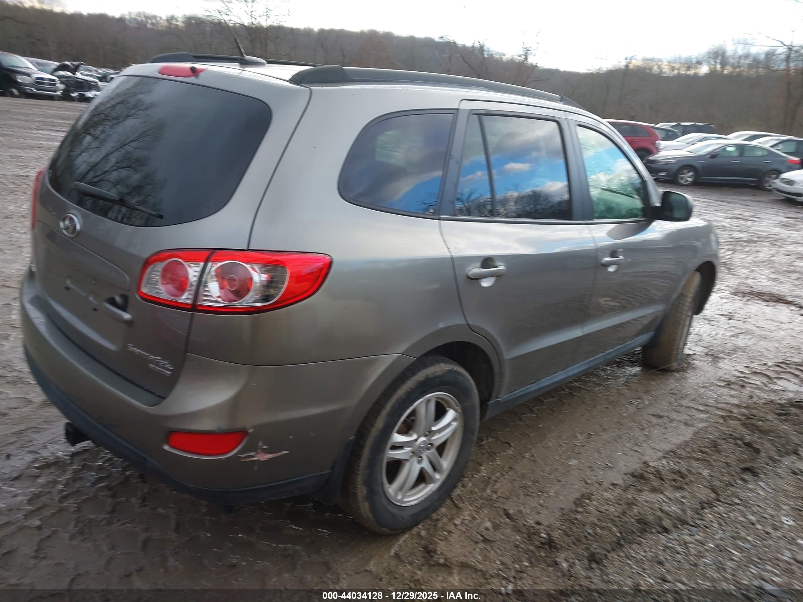HYUNDAI SANTA image 4