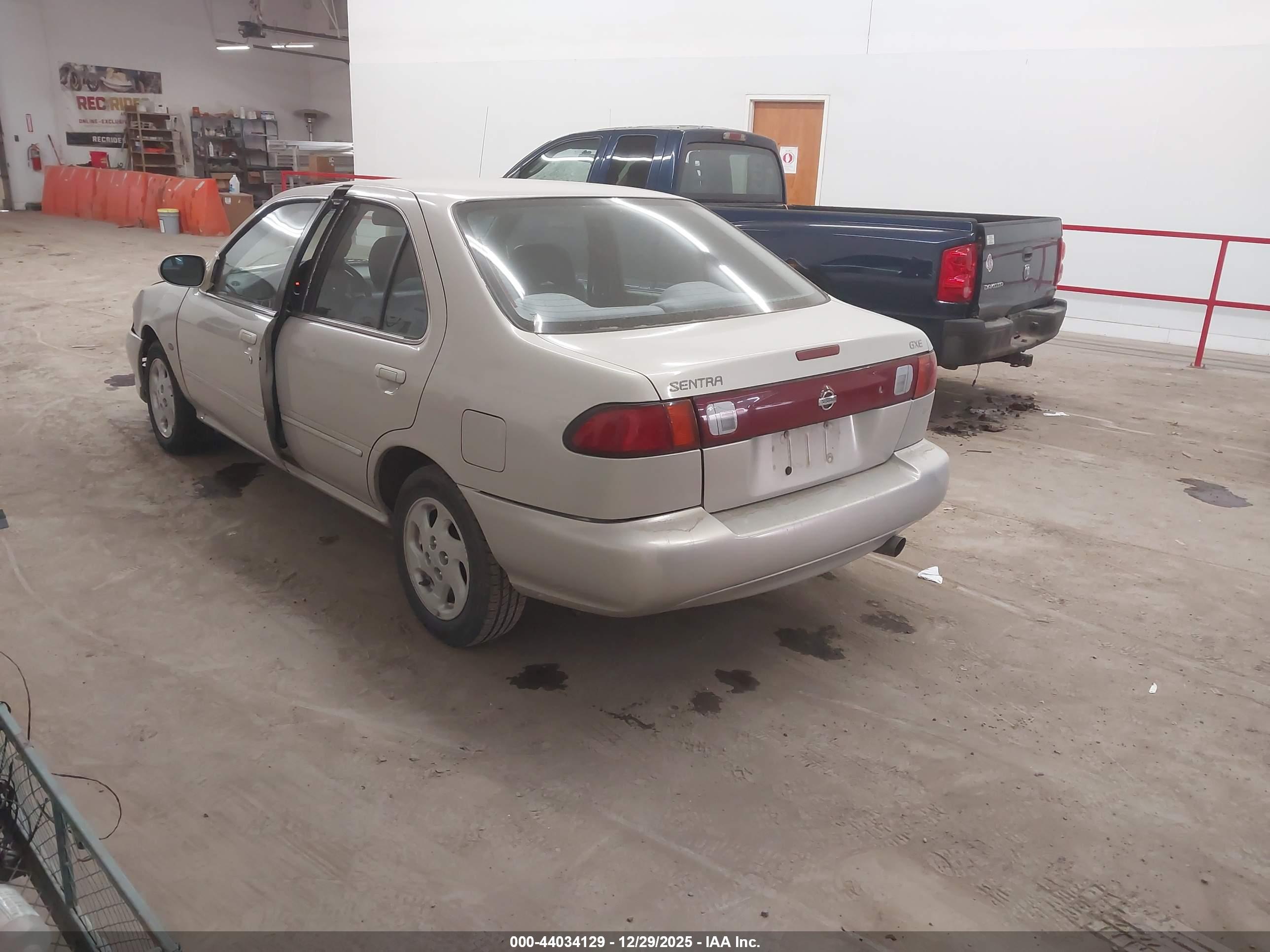 NISSAN SENTRA image 3