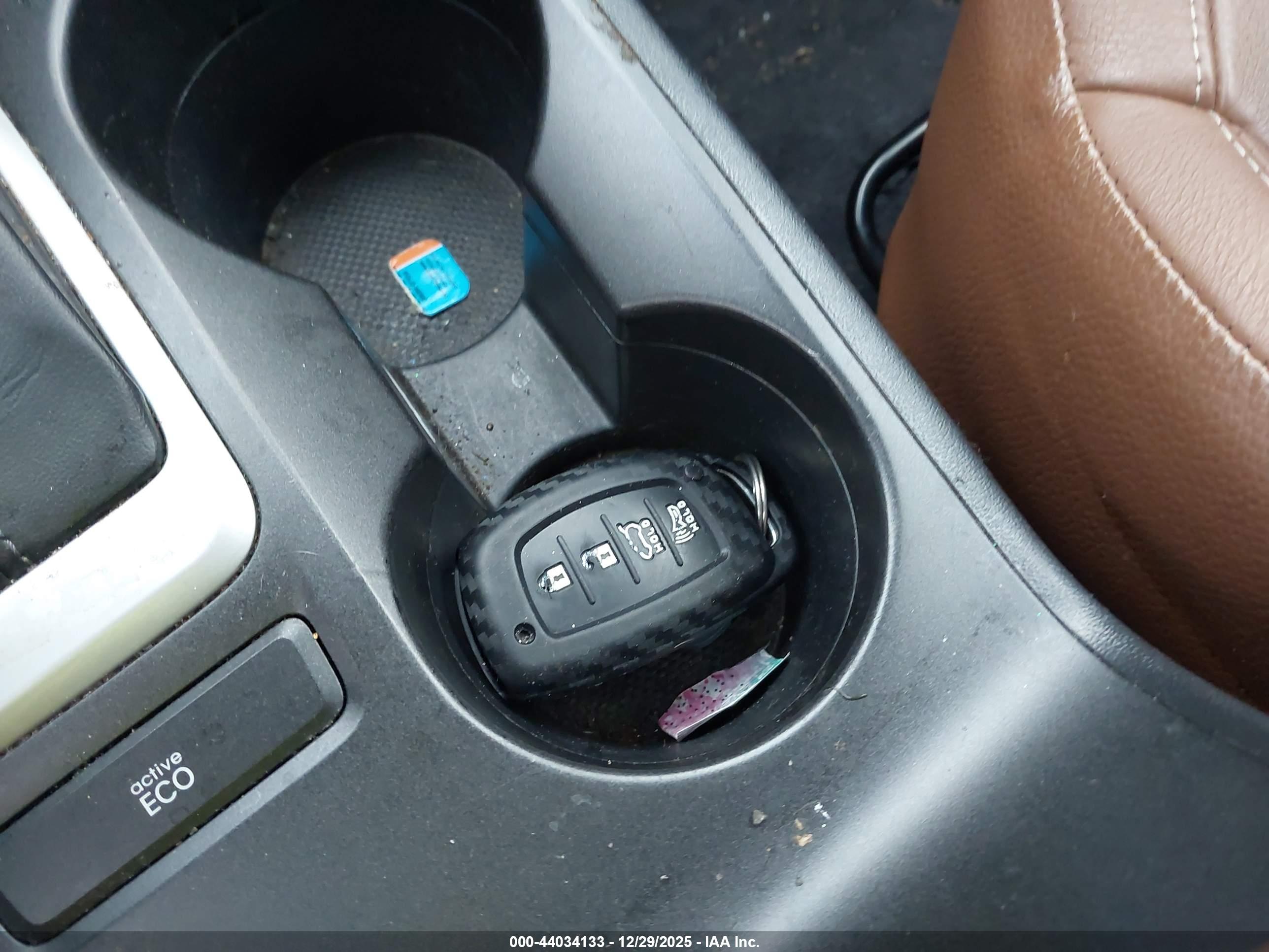 HYUNDAI TUCSON image 11