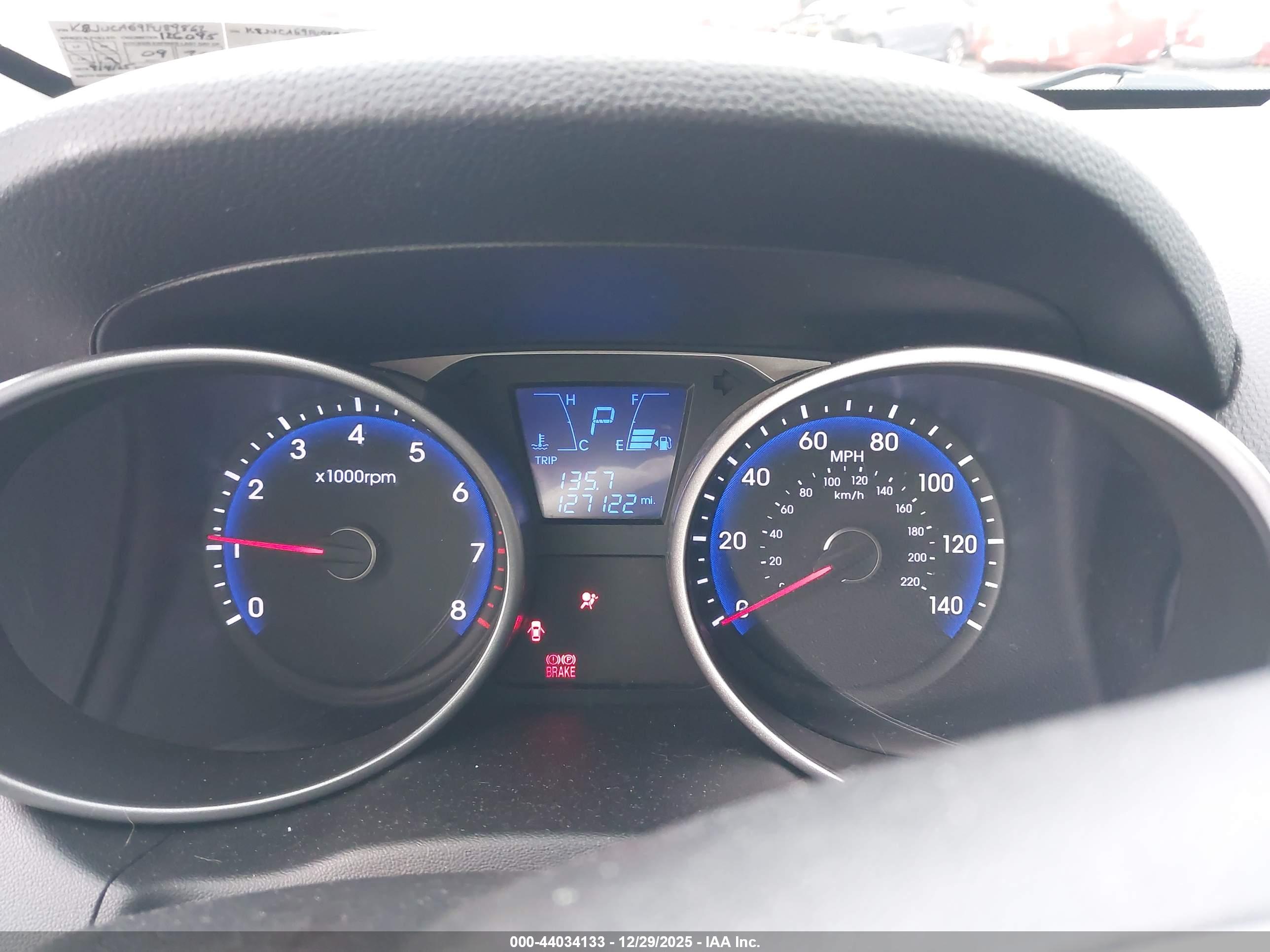 HYUNDAI TUCSON image 7