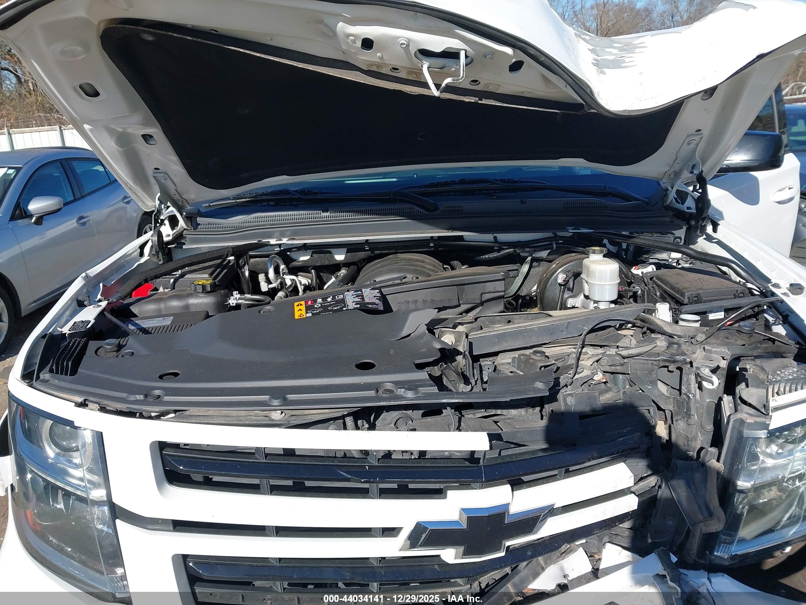 CHEVROLET TAHOE image 10