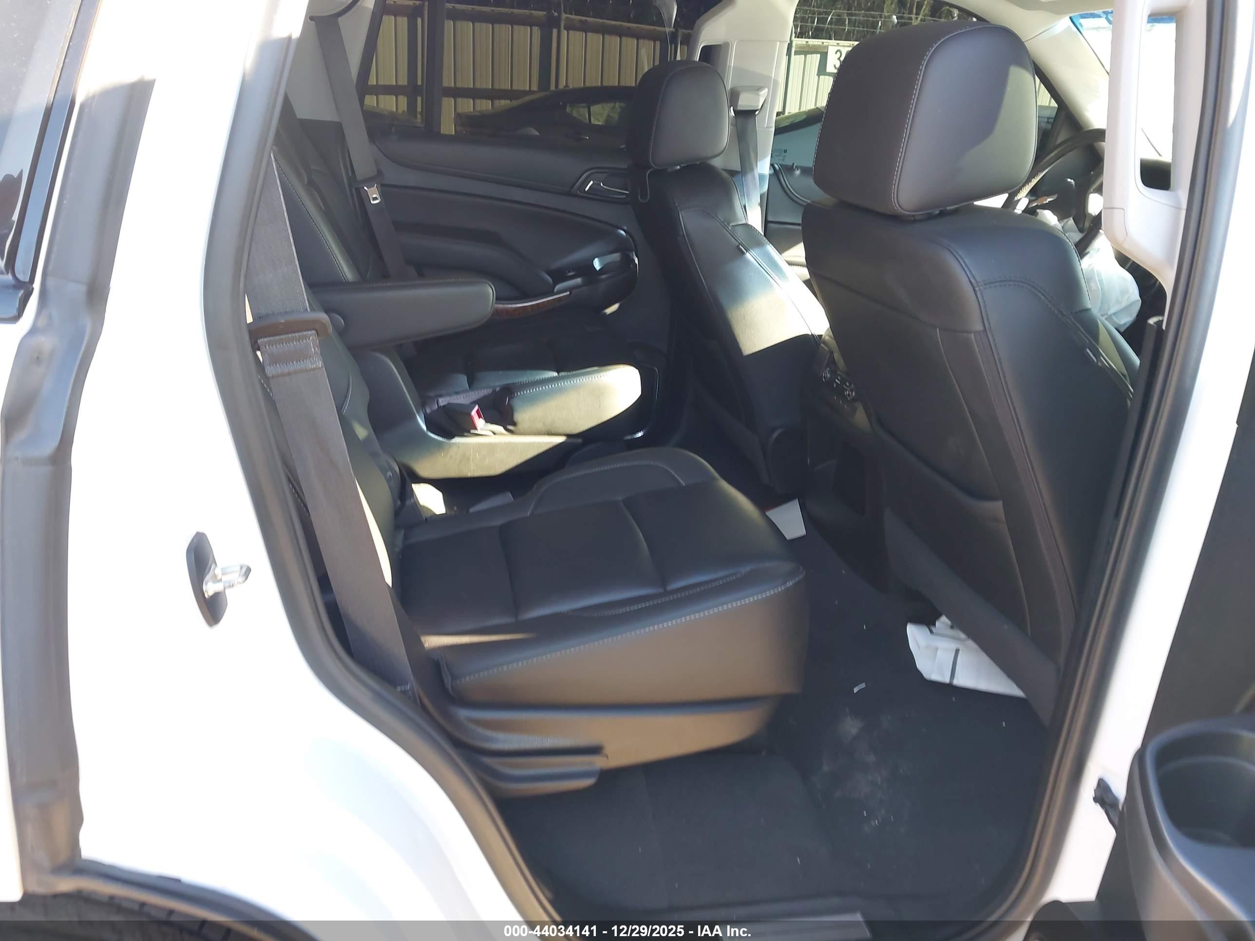 CHEVROLET TAHOE image 8