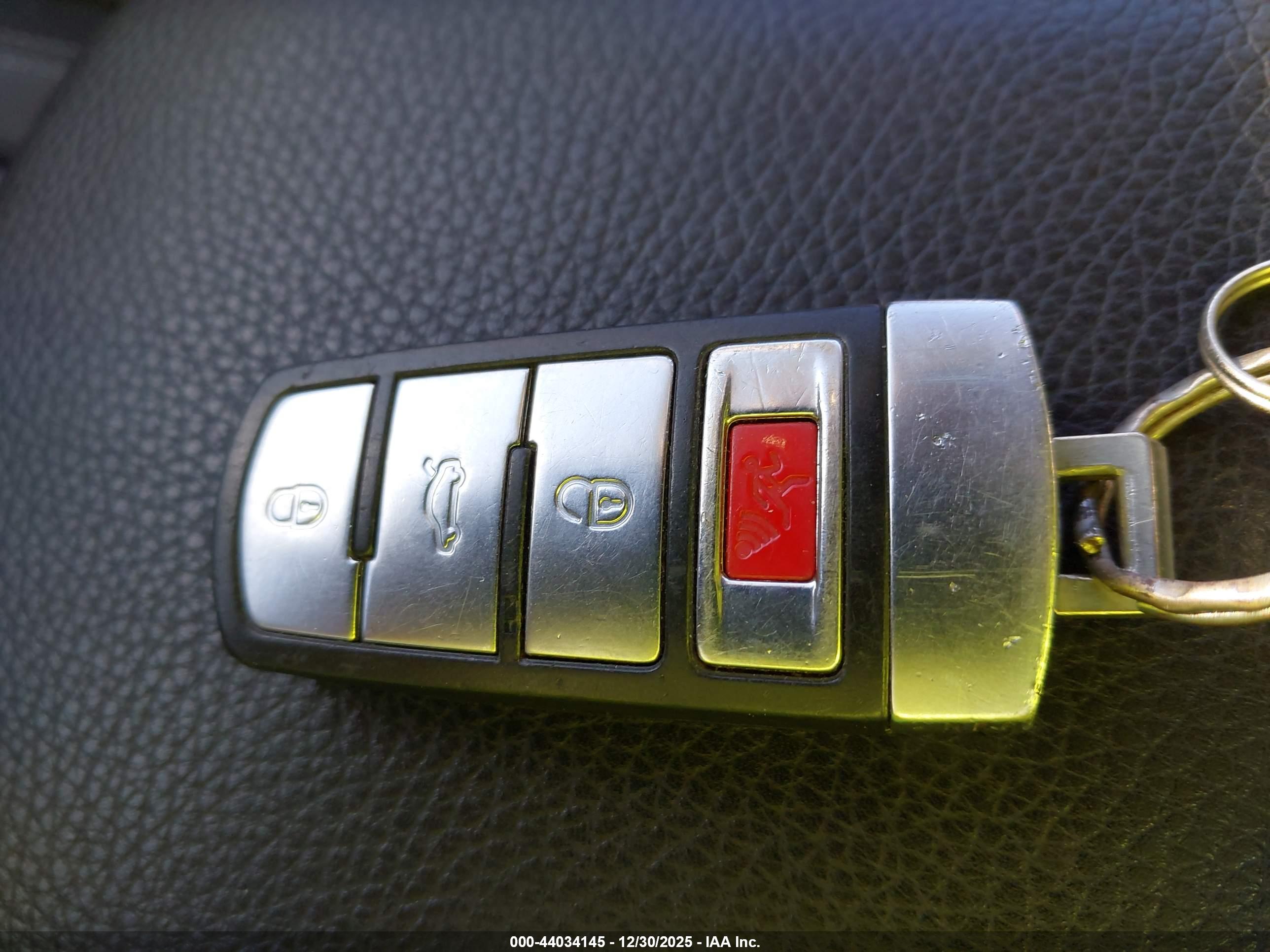 VOLKSWAGEN CC image 11