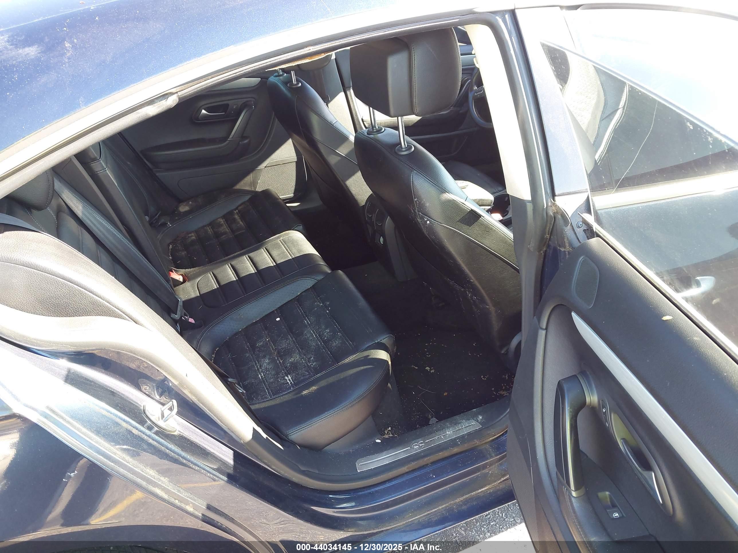 VOLKSWAGEN CC image 8