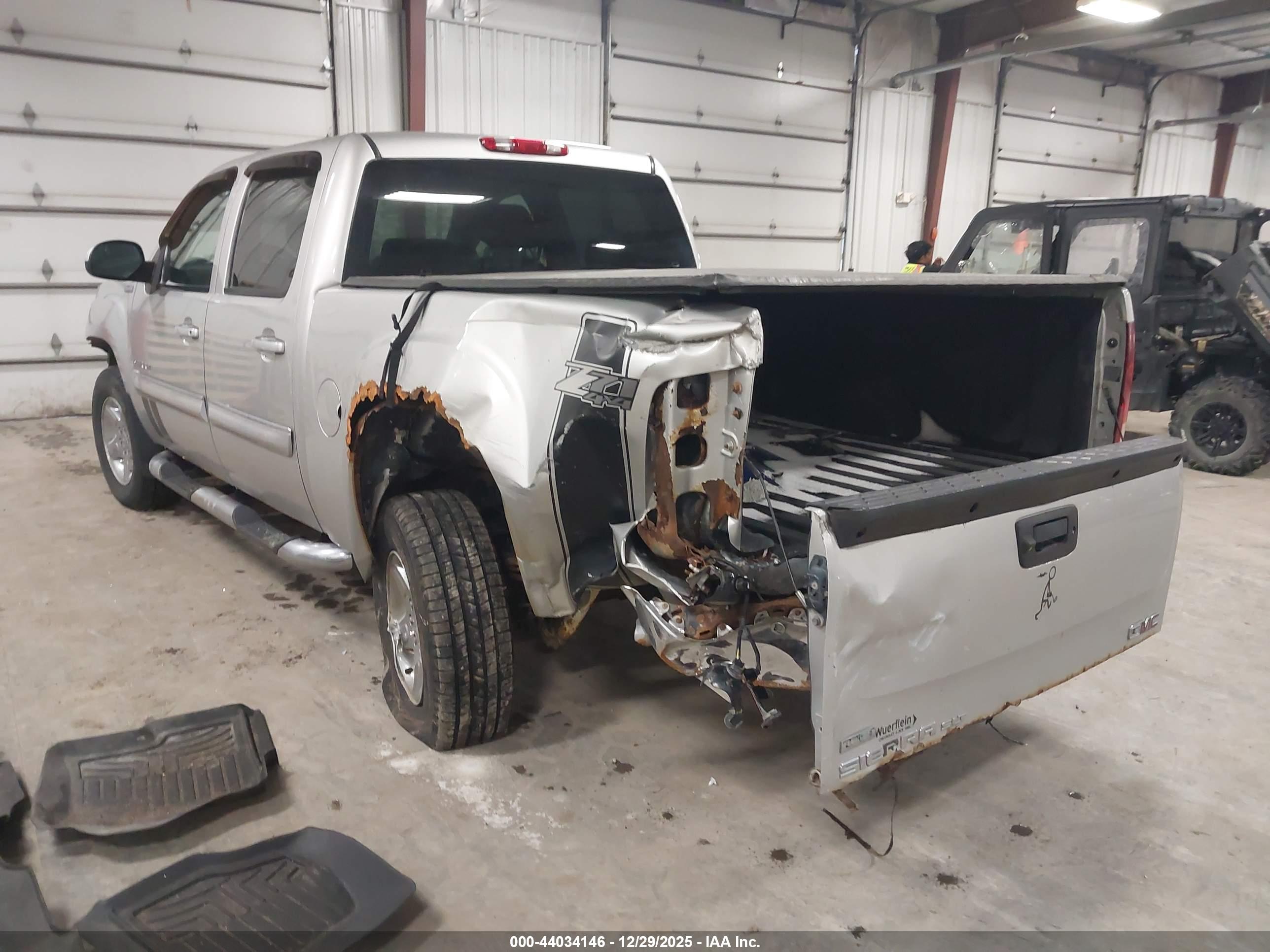 GMC SIERRA image 3