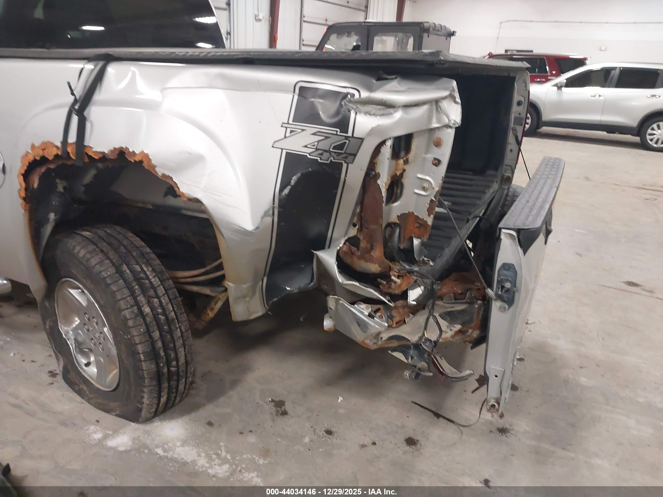 GMC SIERRA image 6