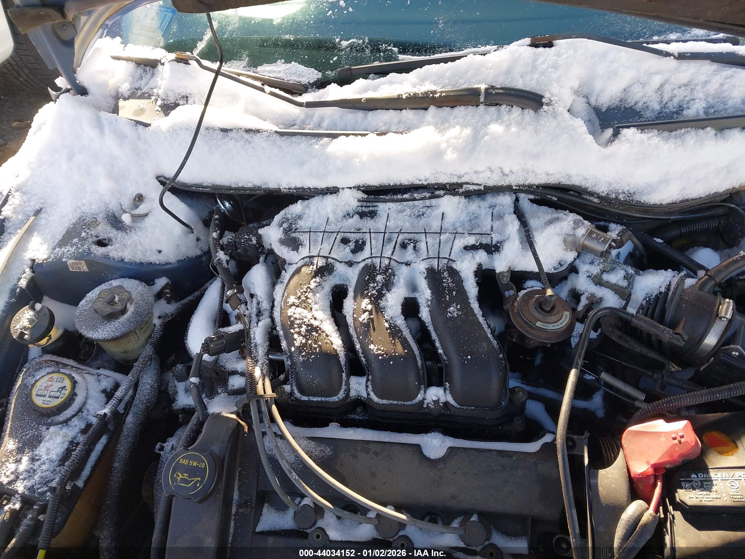 FORD TAURUS image 10