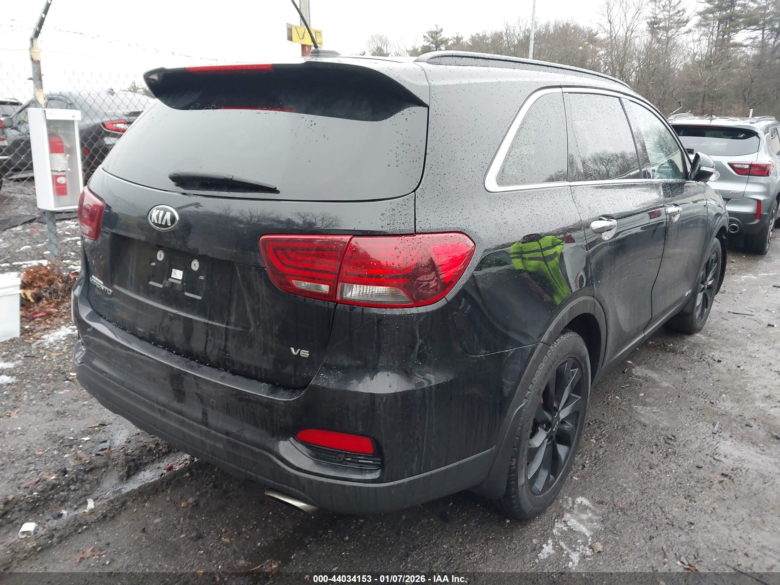 KIA SORENTO image 4