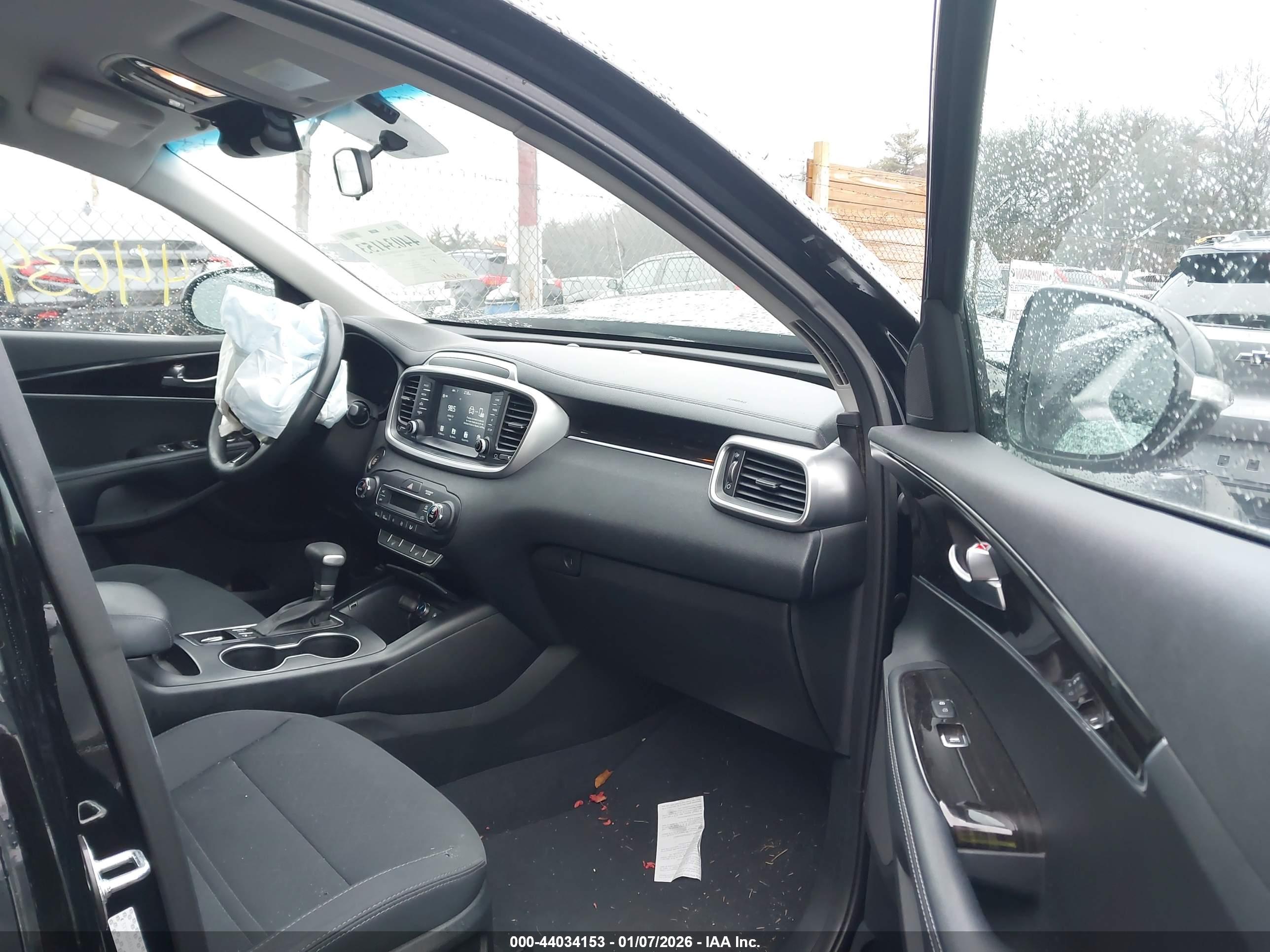 KIA SORENTO image 5