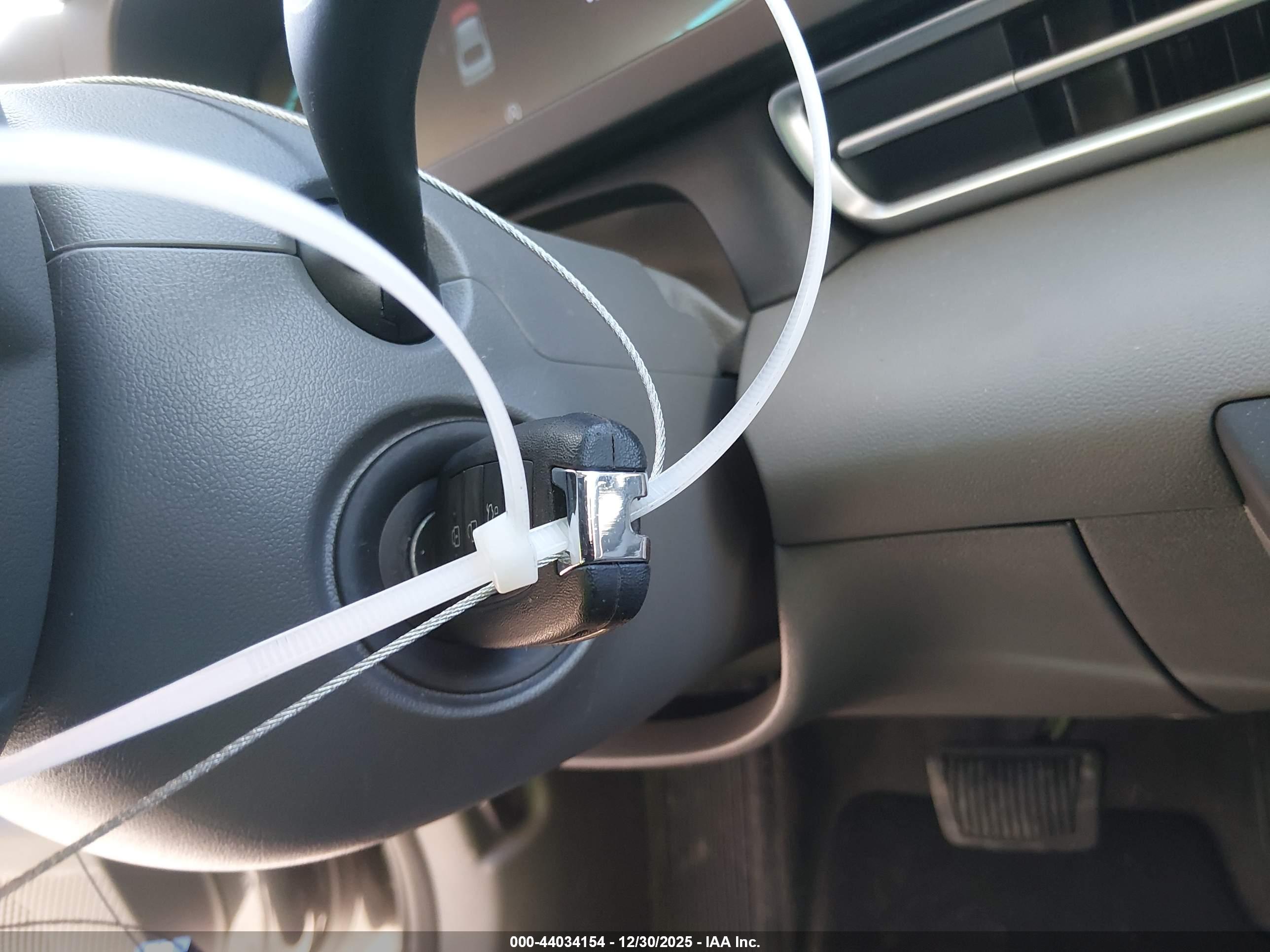 HYUNDAI ELANTRA image 11