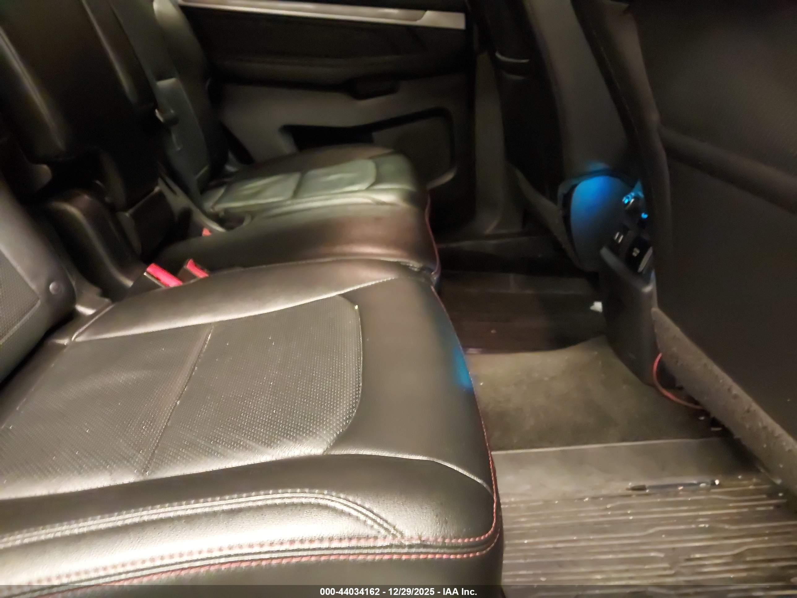 FORD EXPLORER image 8