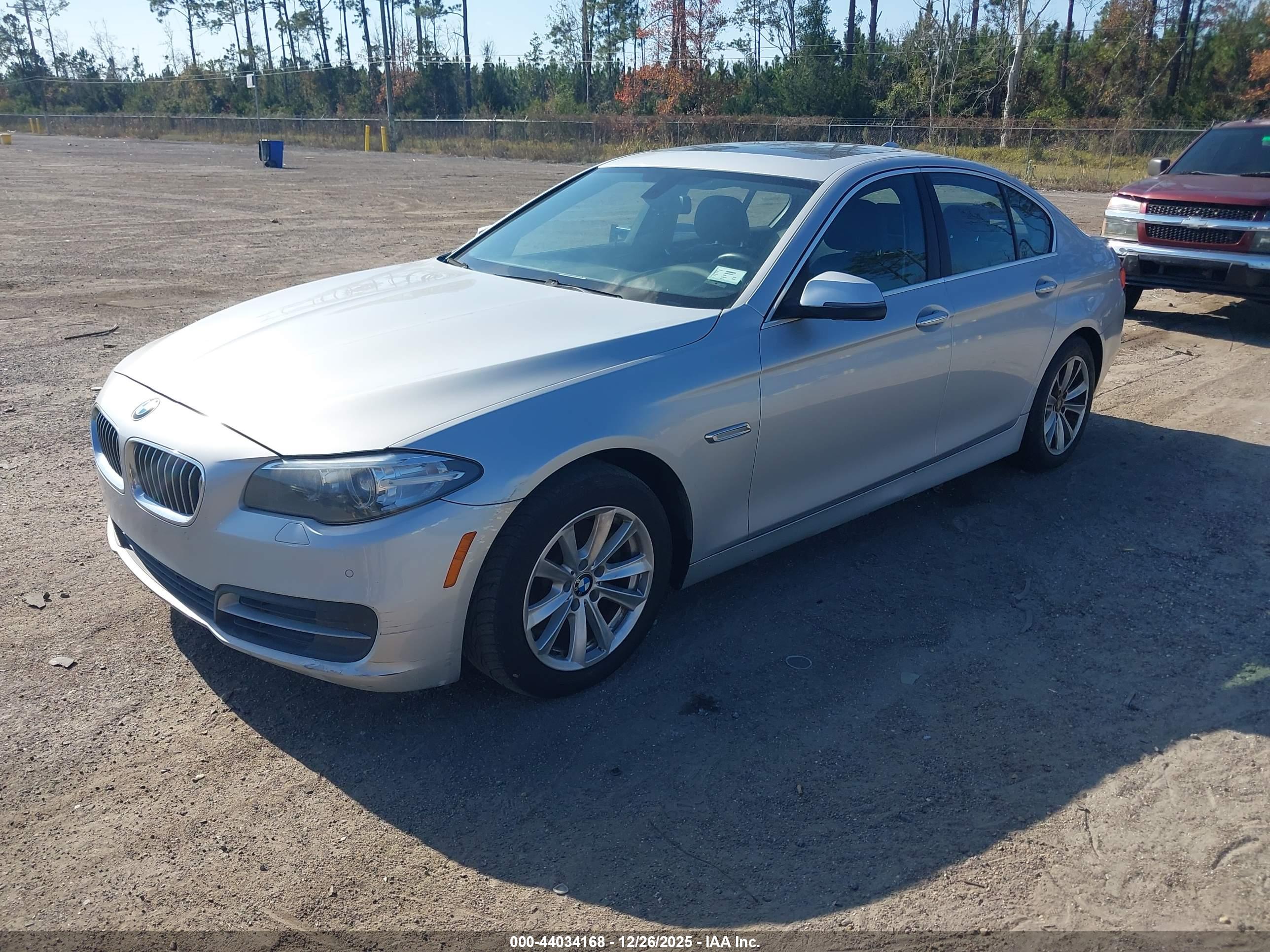 BMW 528I image 2