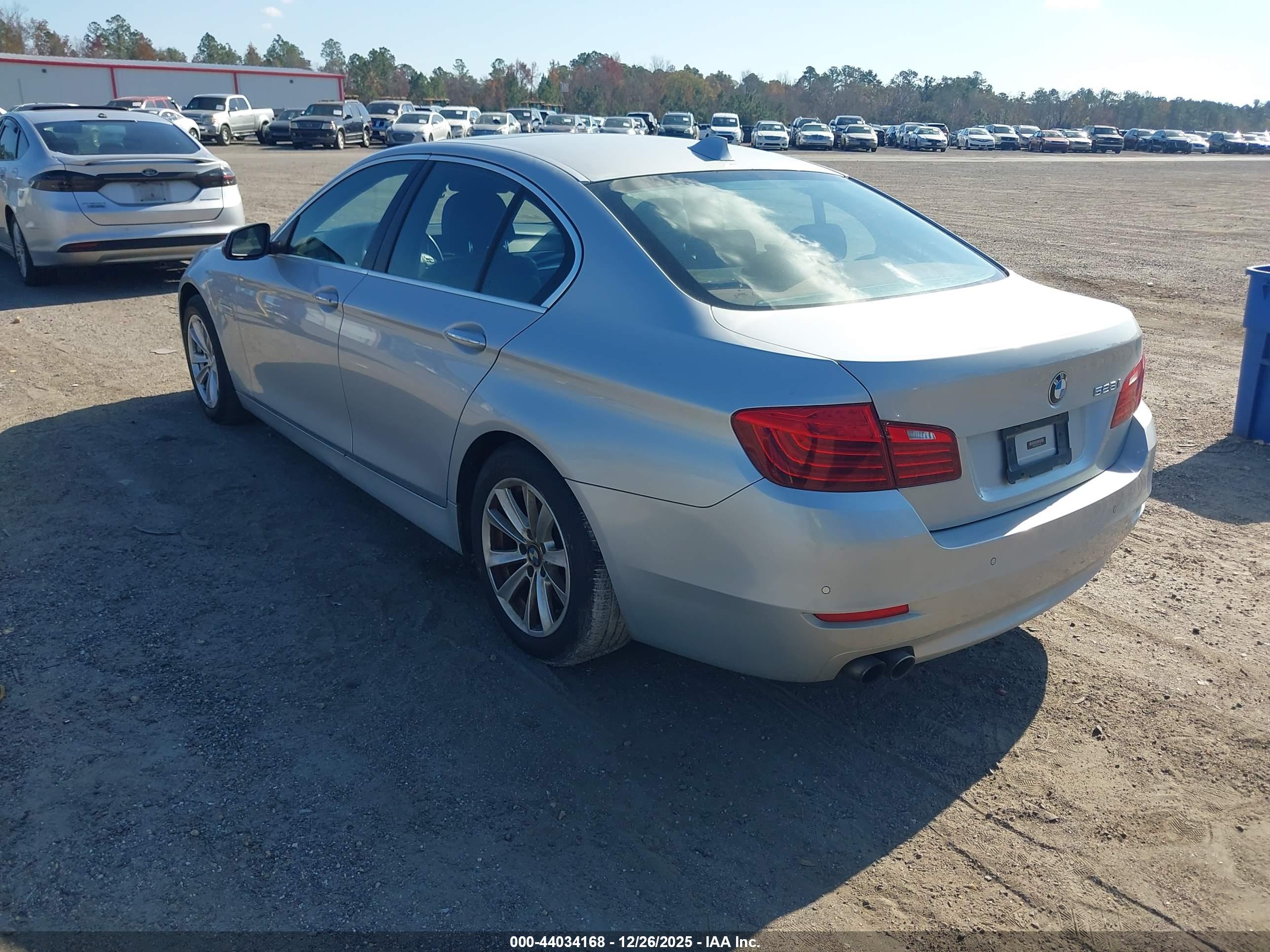 BMW 528I image 3