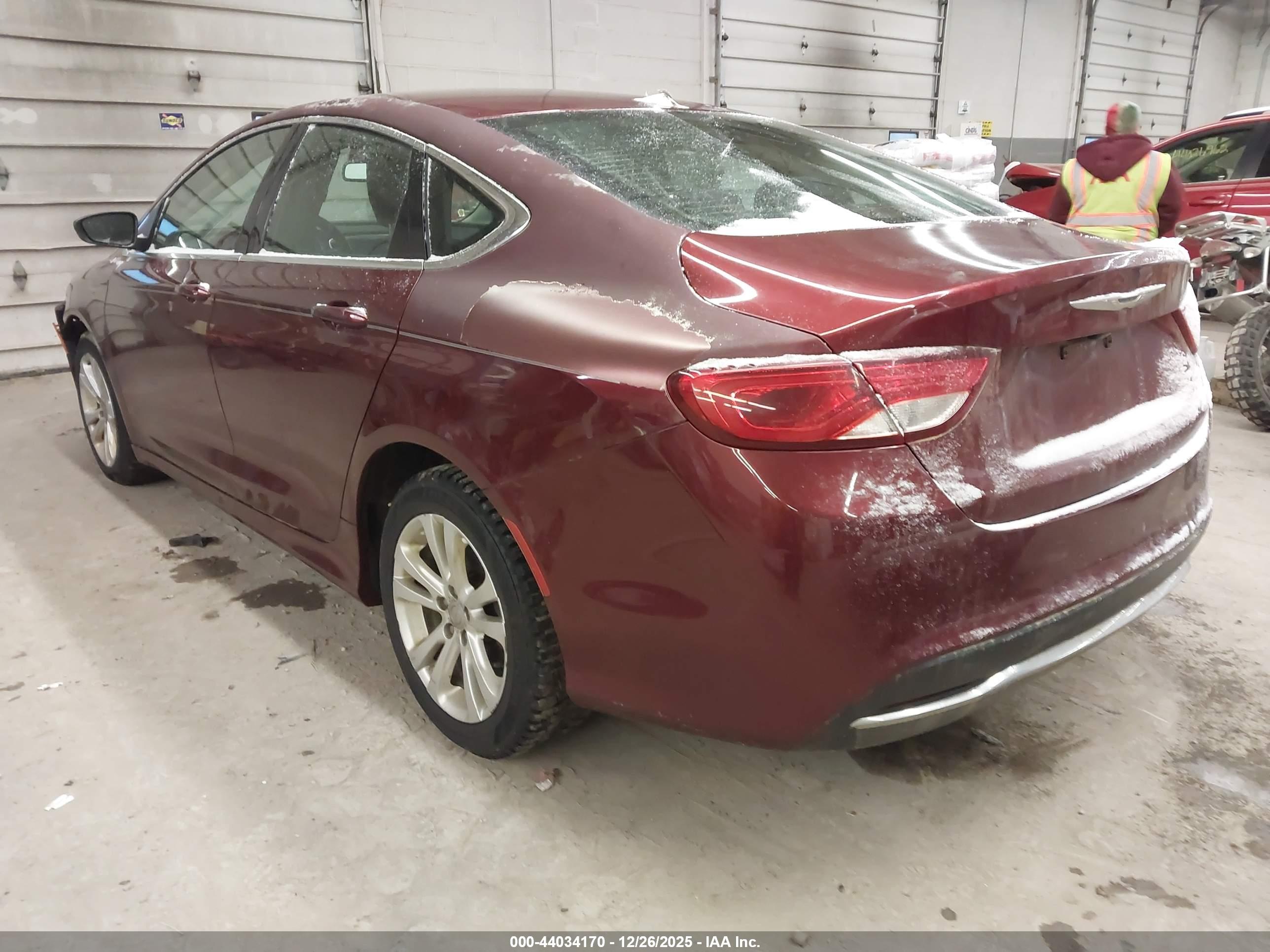 CHRYSLER 200 image 3