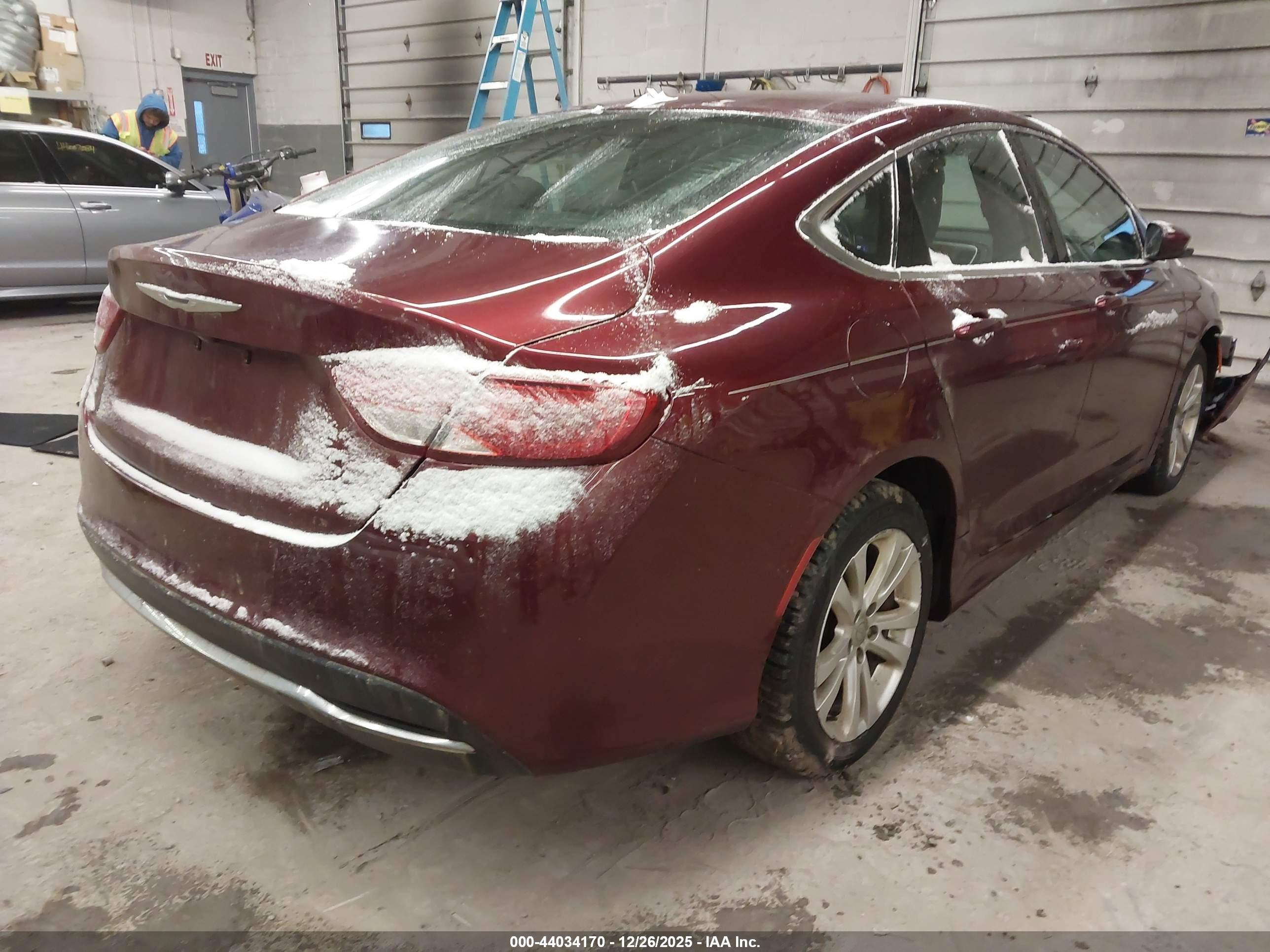 CHRYSLER 200 image 4