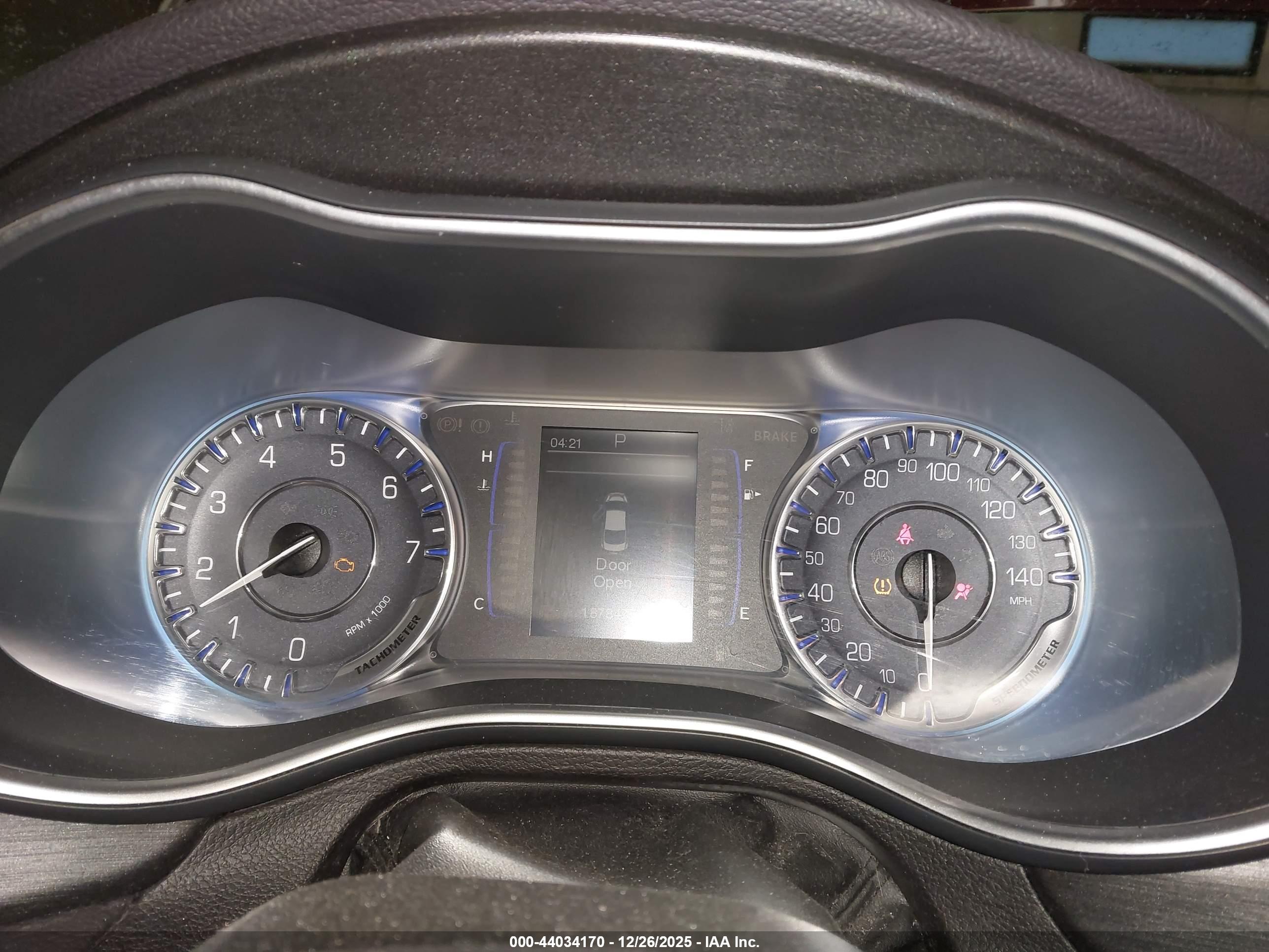 CHRYSLER 200 image 7