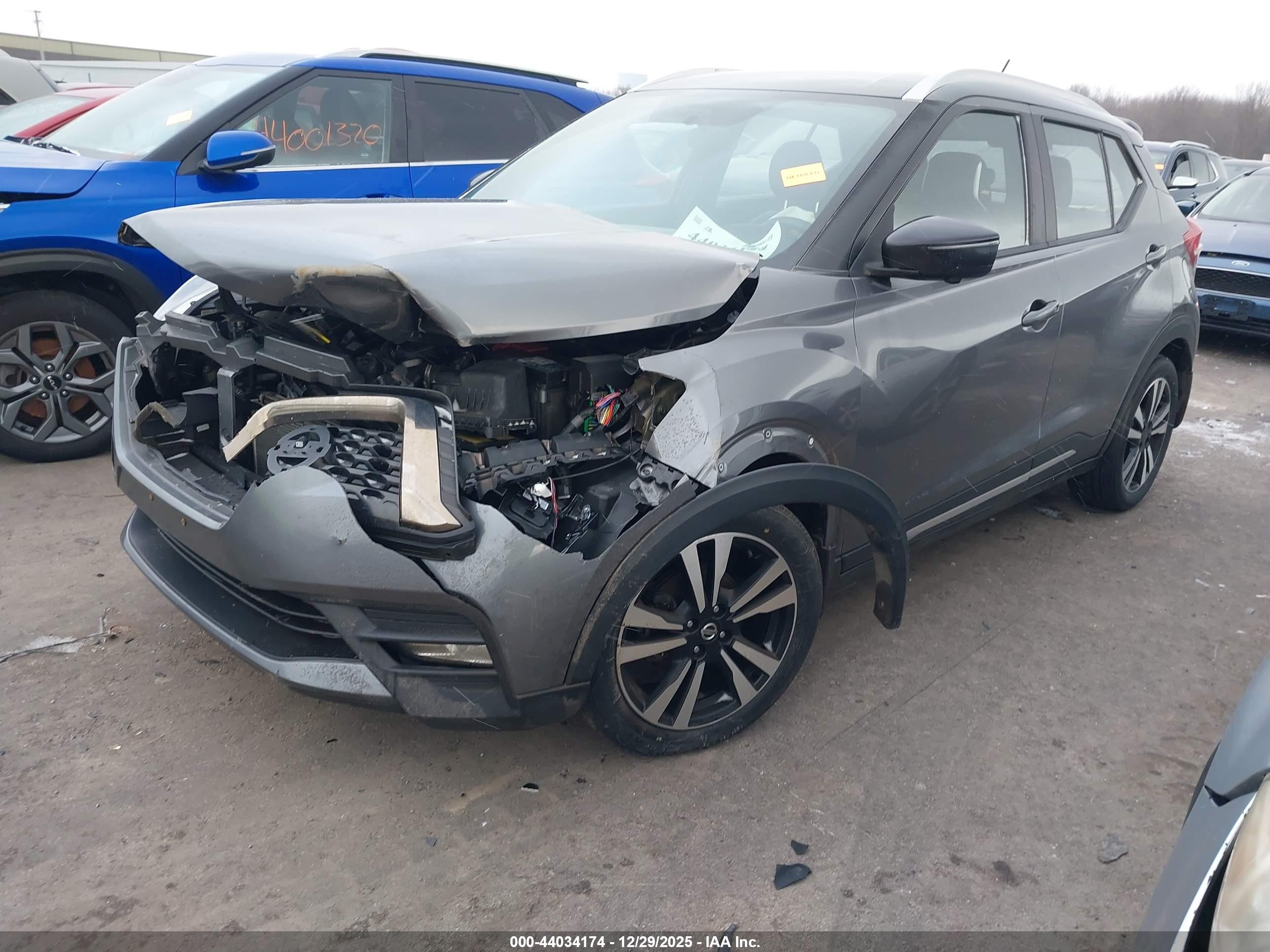 NISSAN KICKS image 2