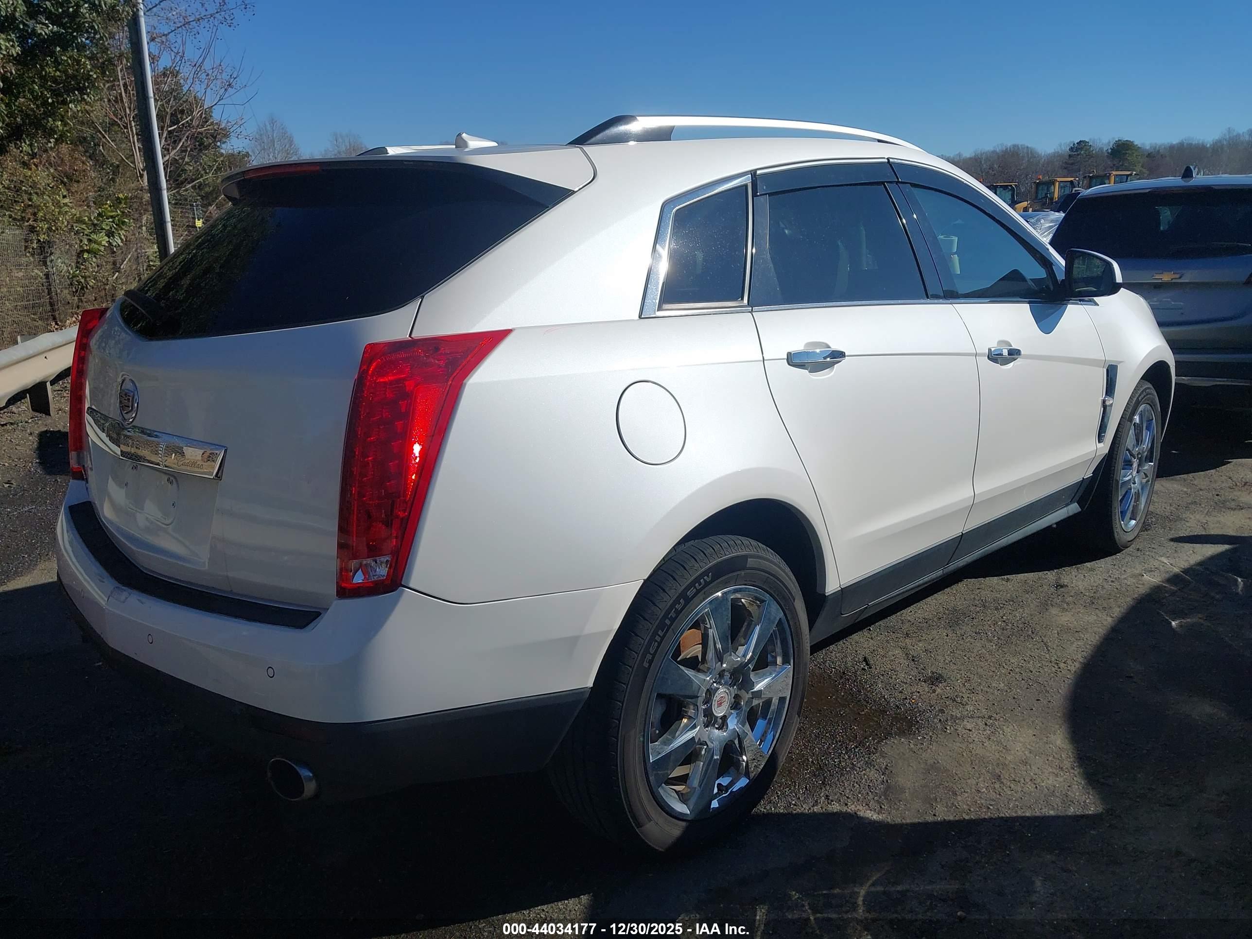 CADILLAC SRX image 4