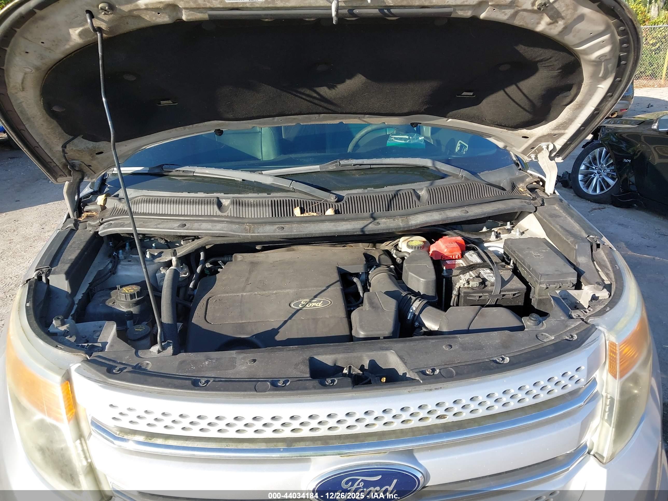 FORD EXPLORER image 10