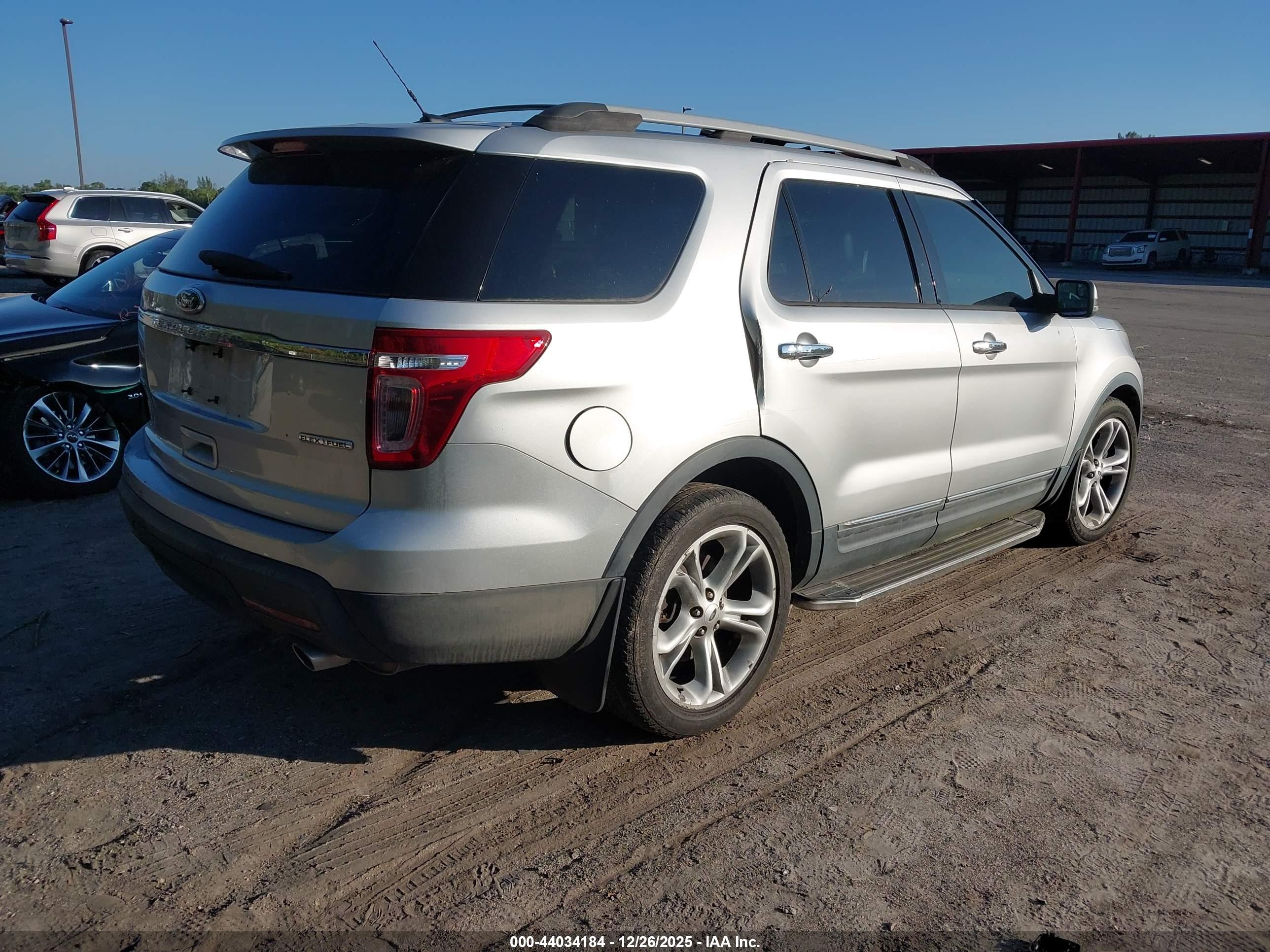 FORD EXPLORER image 4