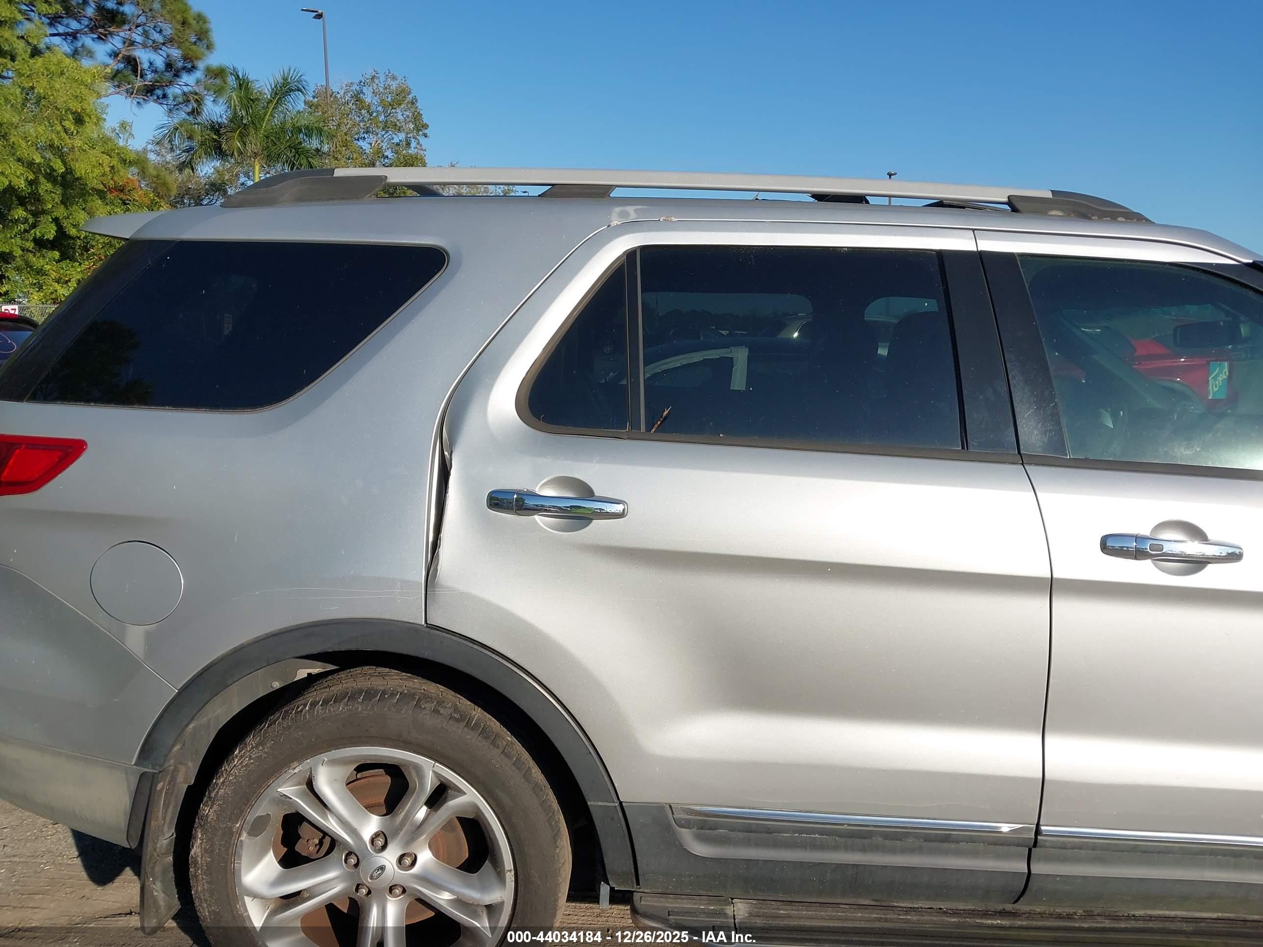 FORD EXPLORER image 6