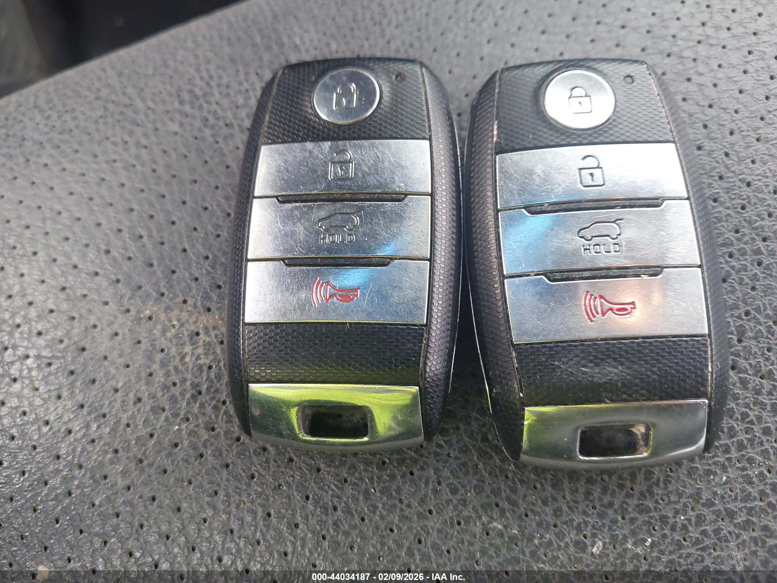 KIA SORENTO image 11