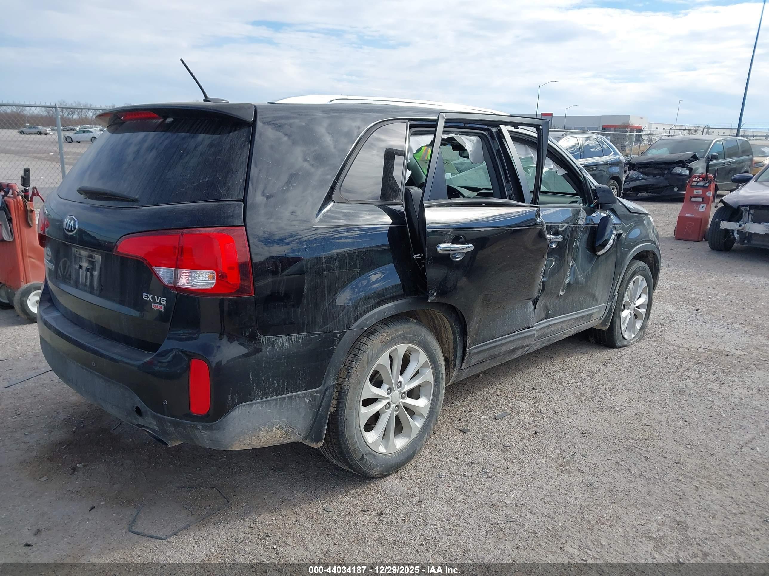 KIA SORENTO image 4