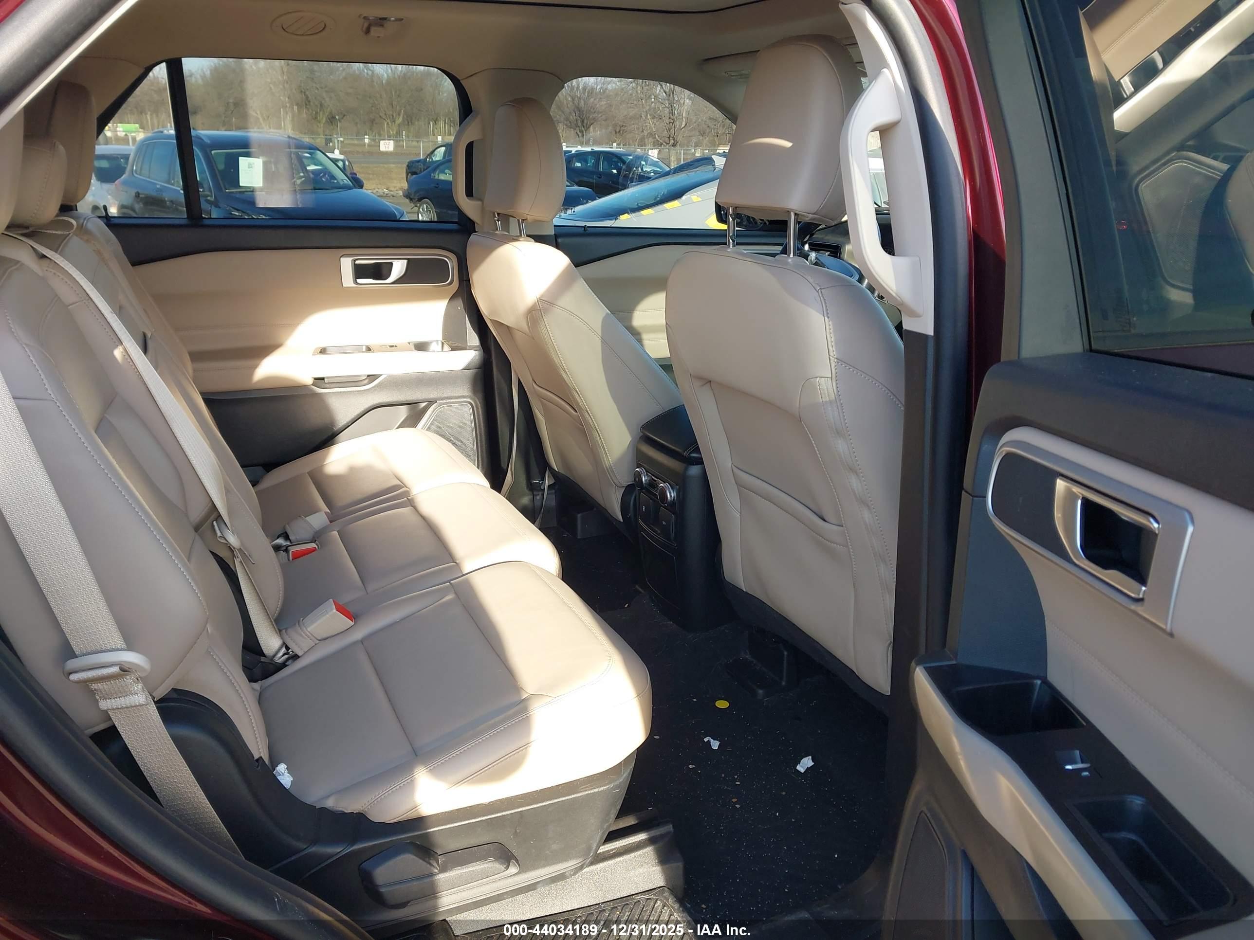 FORD EXPLORER image 8