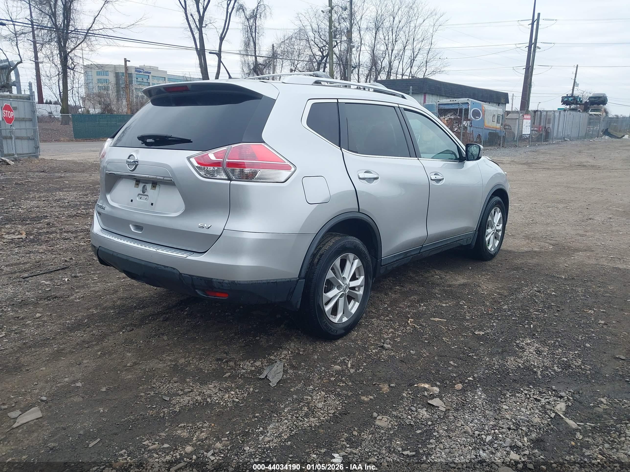 NISSAN ROGUE image 4