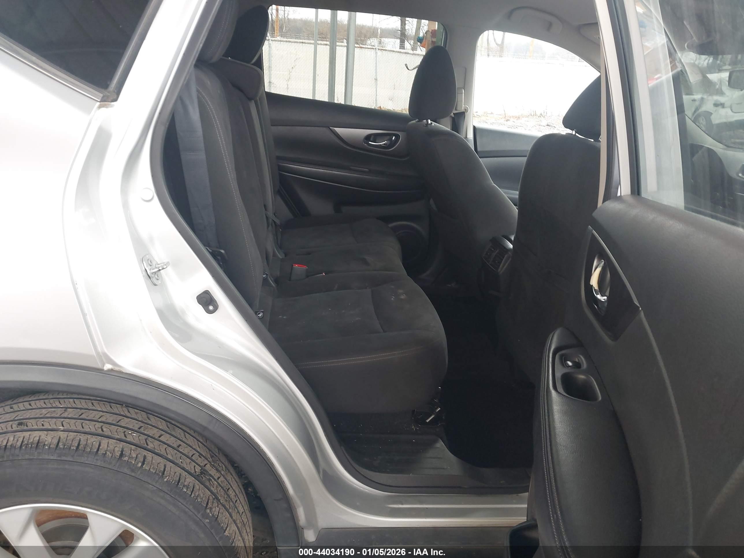 NISSAN ROGUE image 8