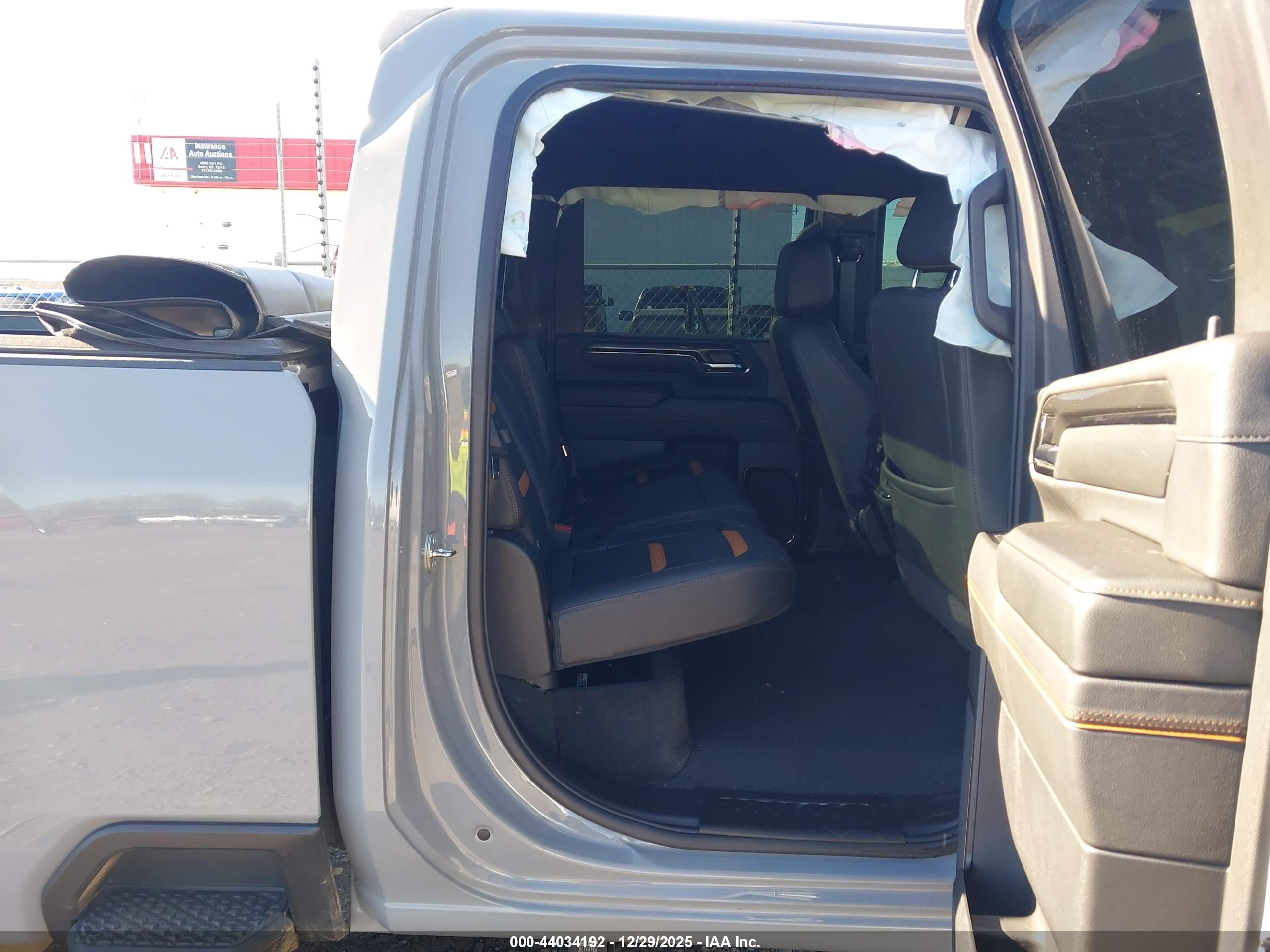 GMC SIERRA image 7