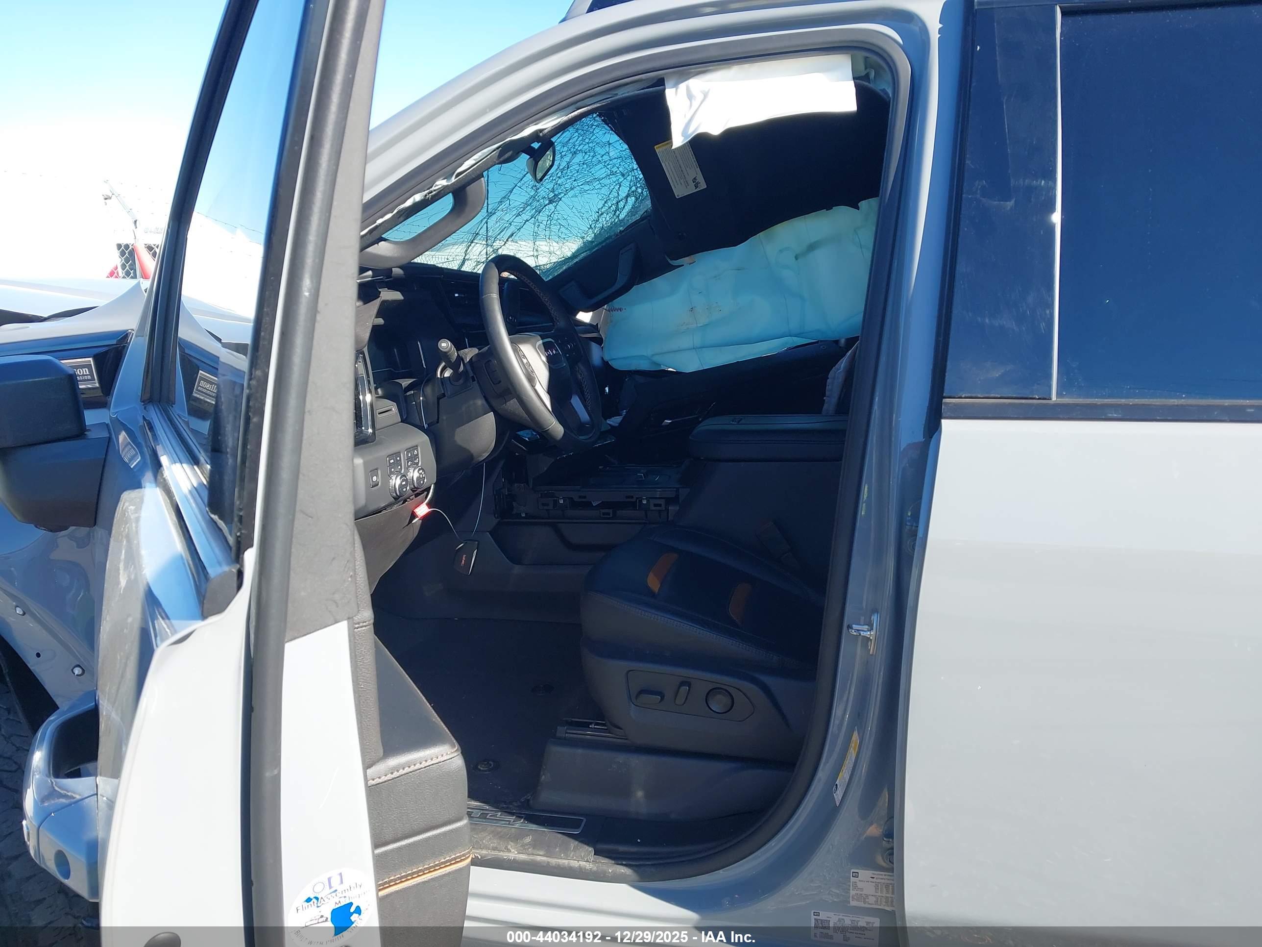 GMC SIERRA image 8