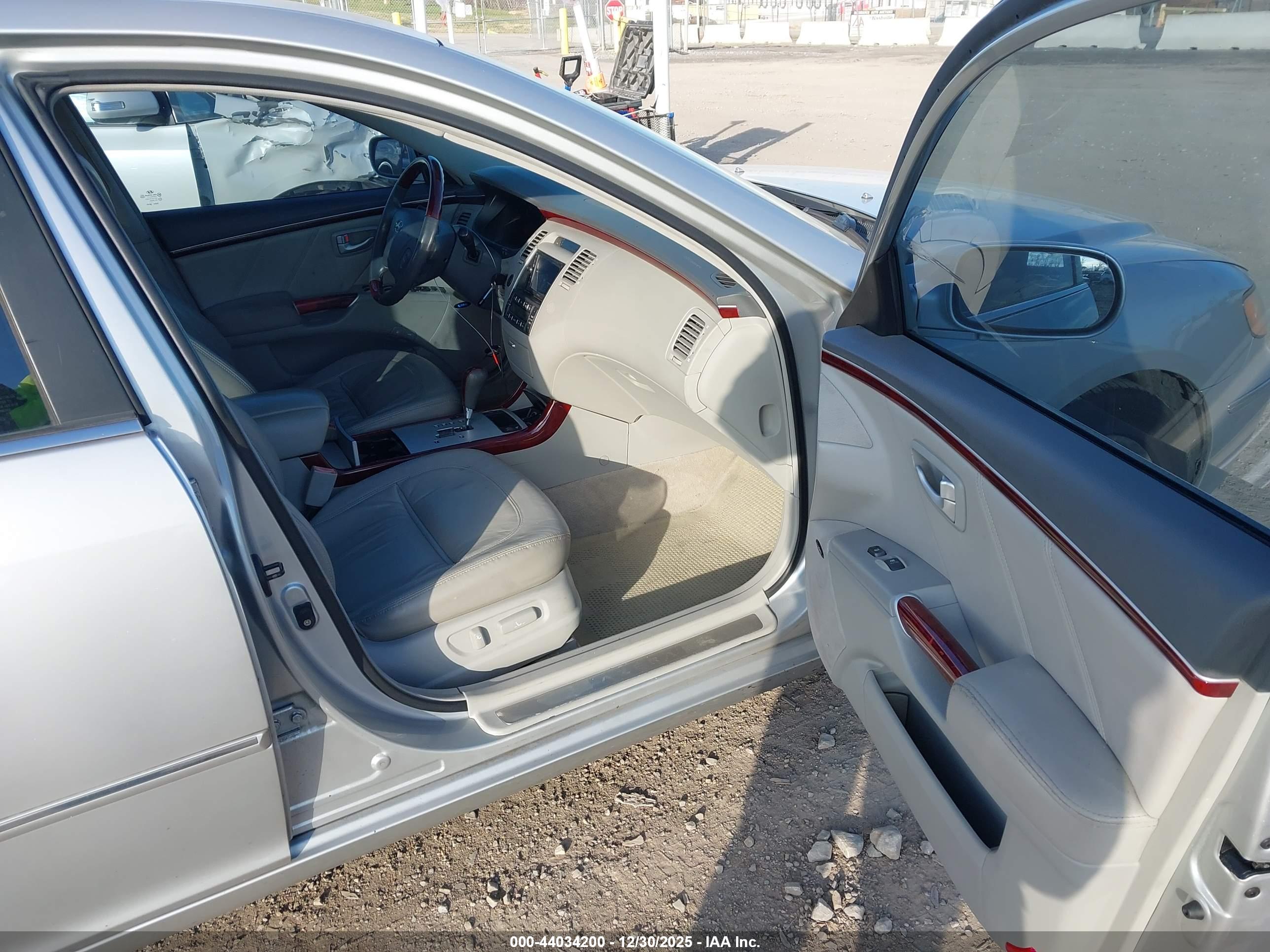 HYUNDAI AZERA image 5